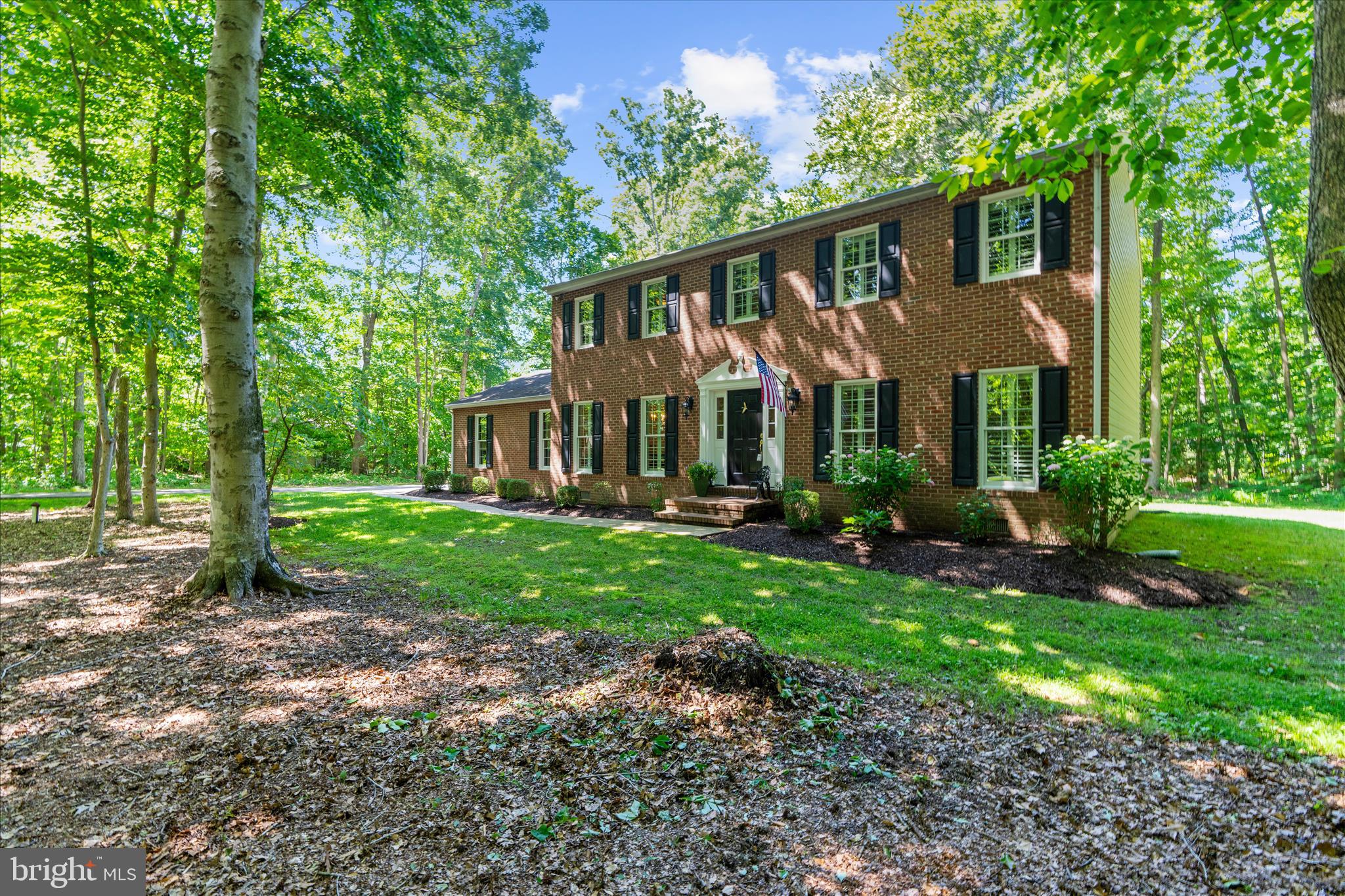 QUEEN ANNE WOODS - Residential