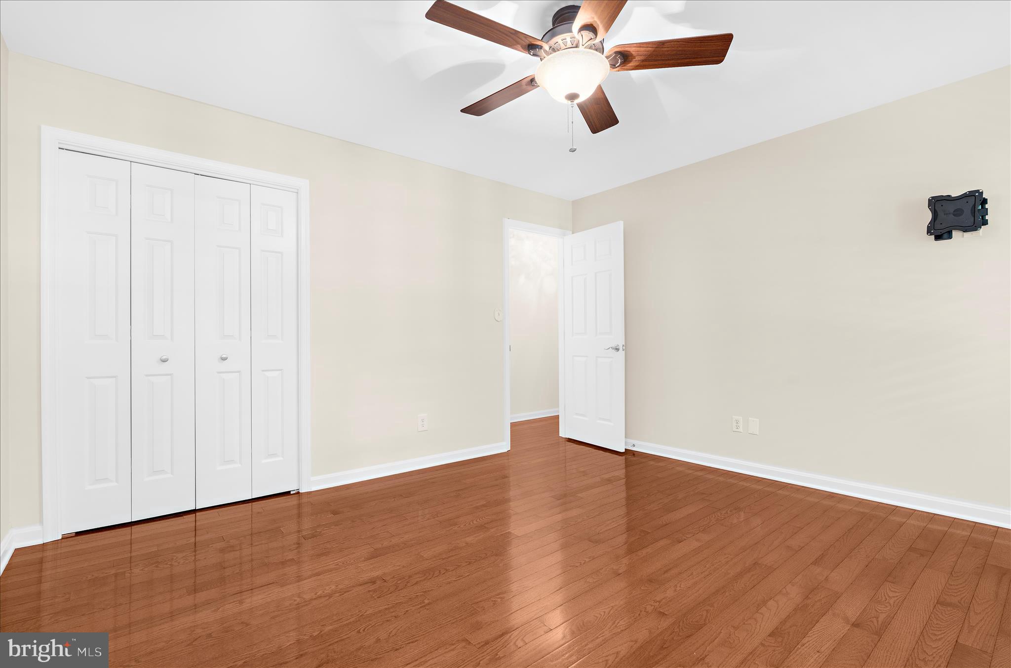 QUEEN ANNE WOODS - Residential