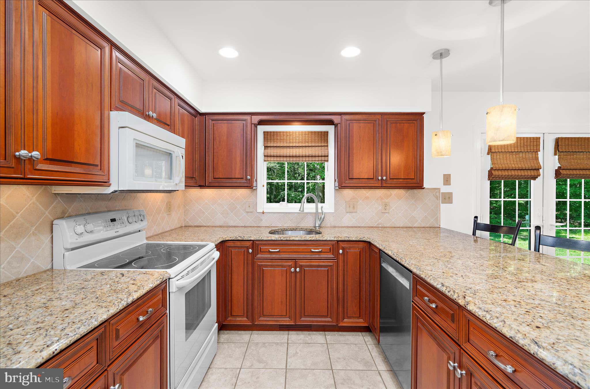QUEEN ANNE WOODS - Residential