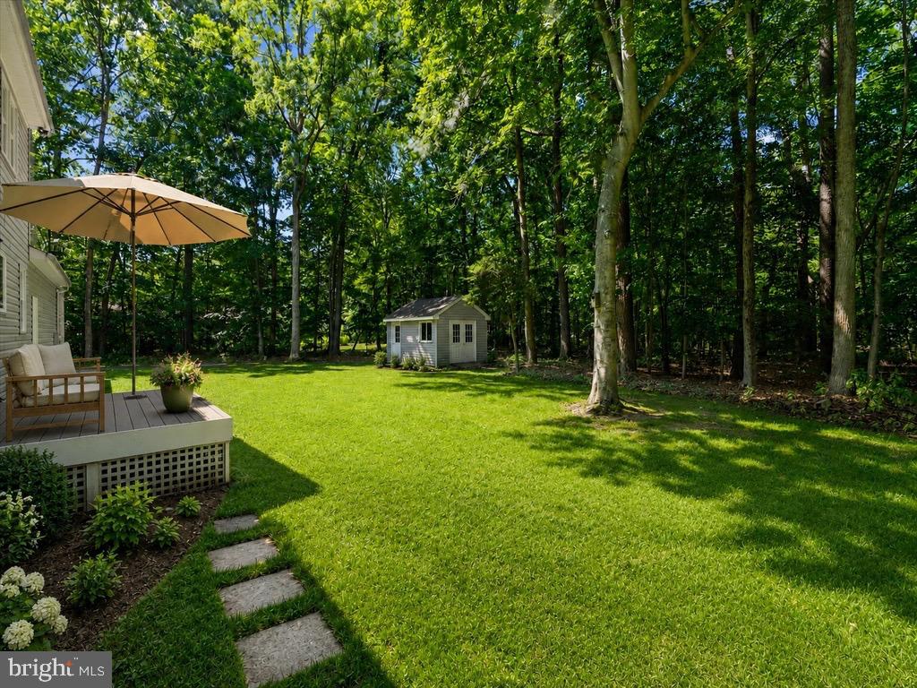 QUEEN ANNE WOODS - Residential