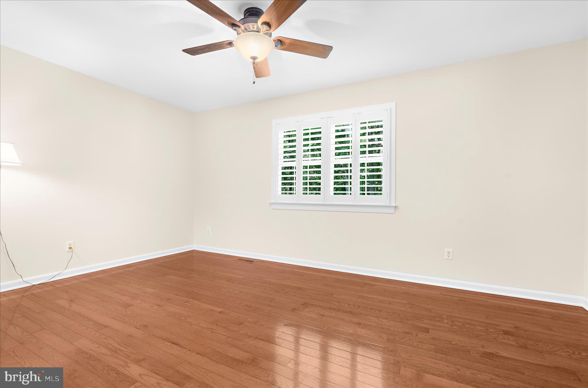 QUEEN ANNE WOODS - Residential