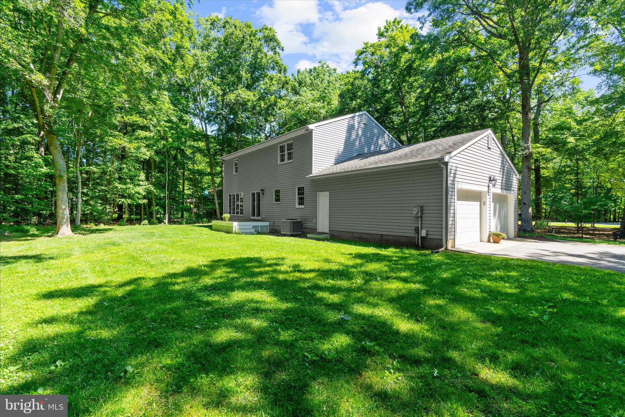 QUEEN ANNE WOODS - Residential