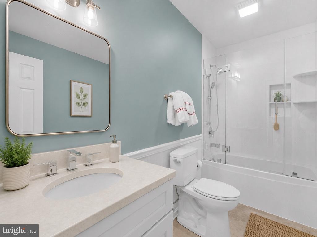 QUEEN ANNE WOODS - Residential