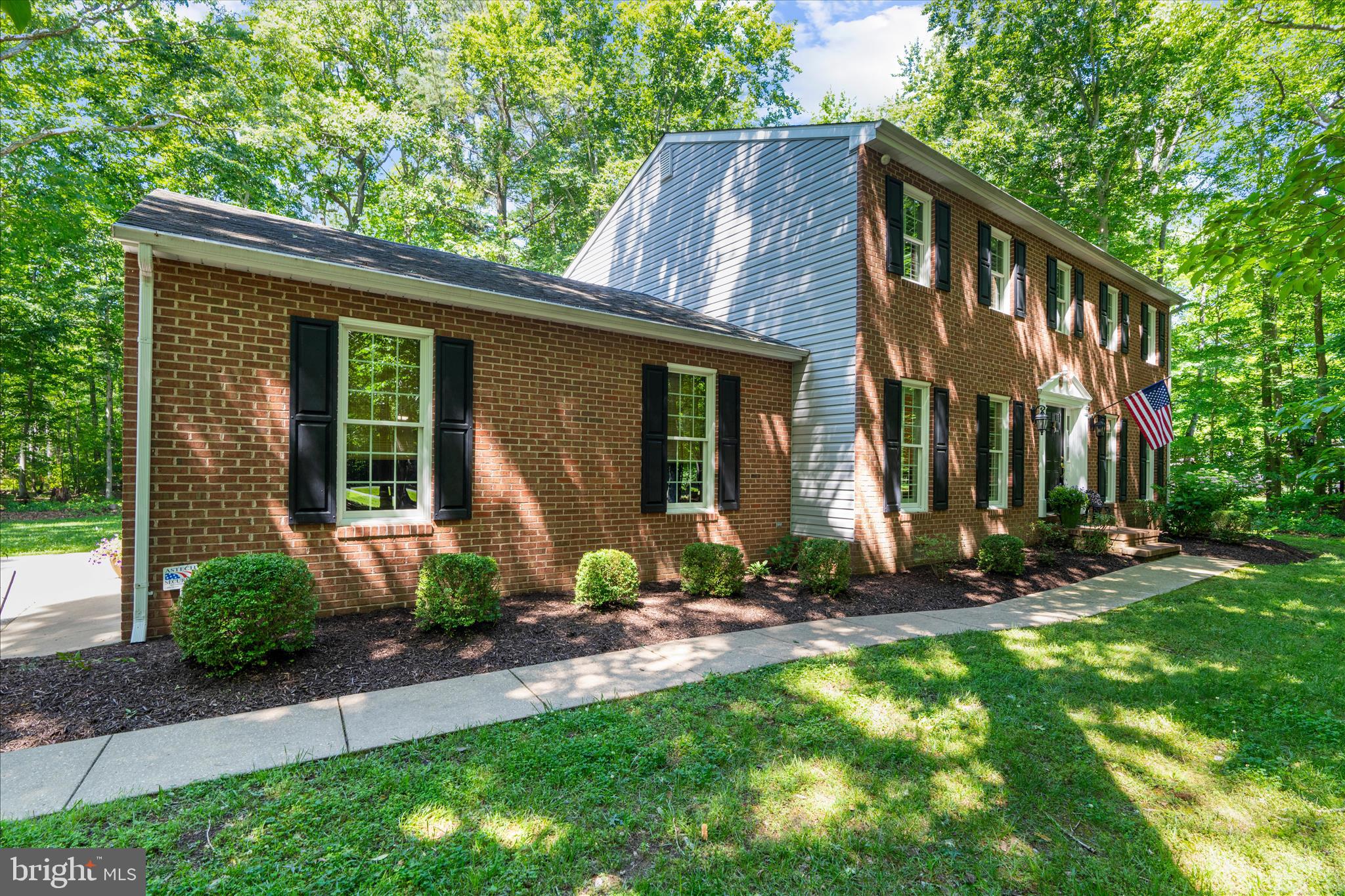 QUEEN ANNE WOODS - Residential