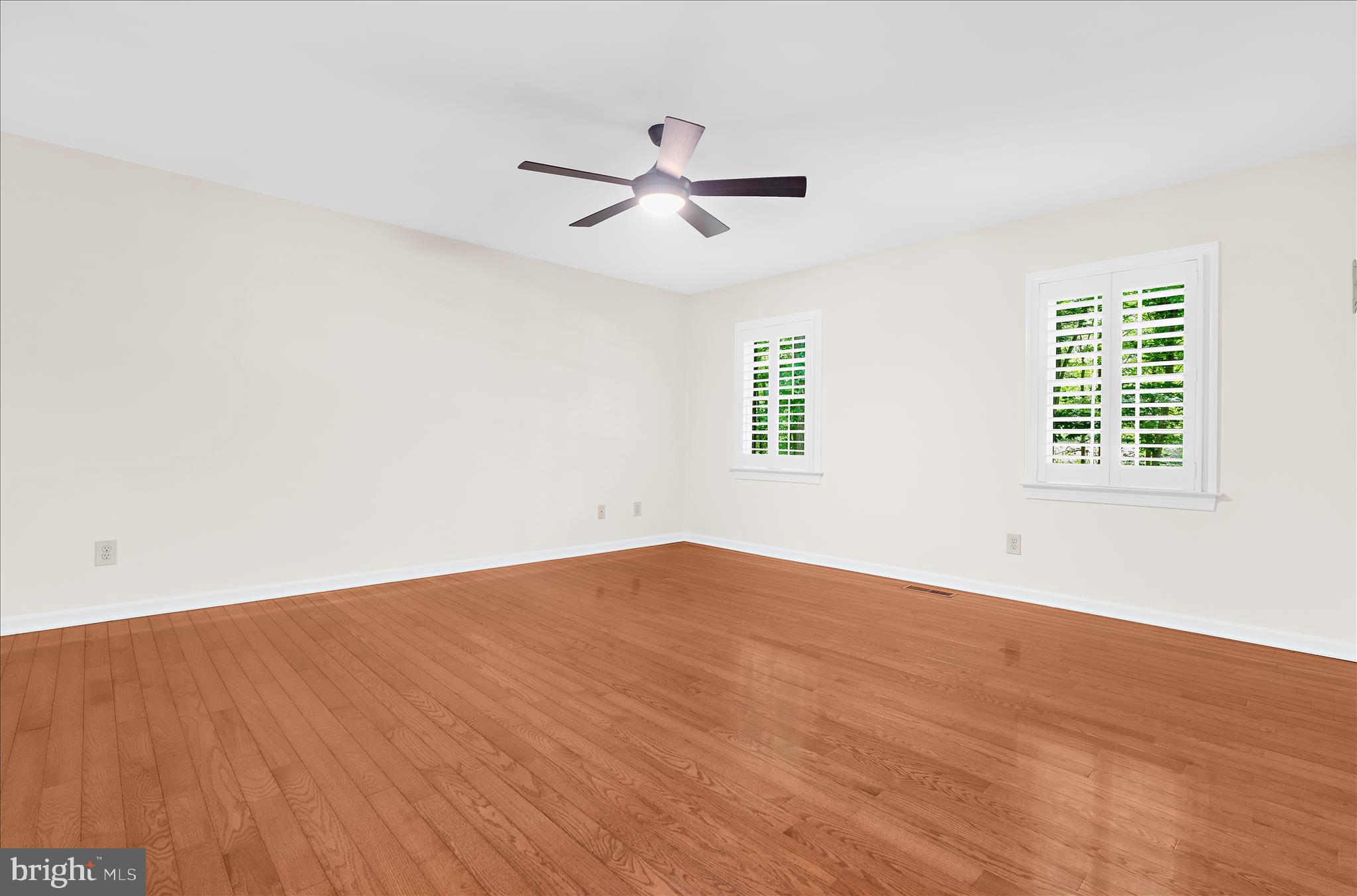 QUEEN ANNE WOODS - Residential