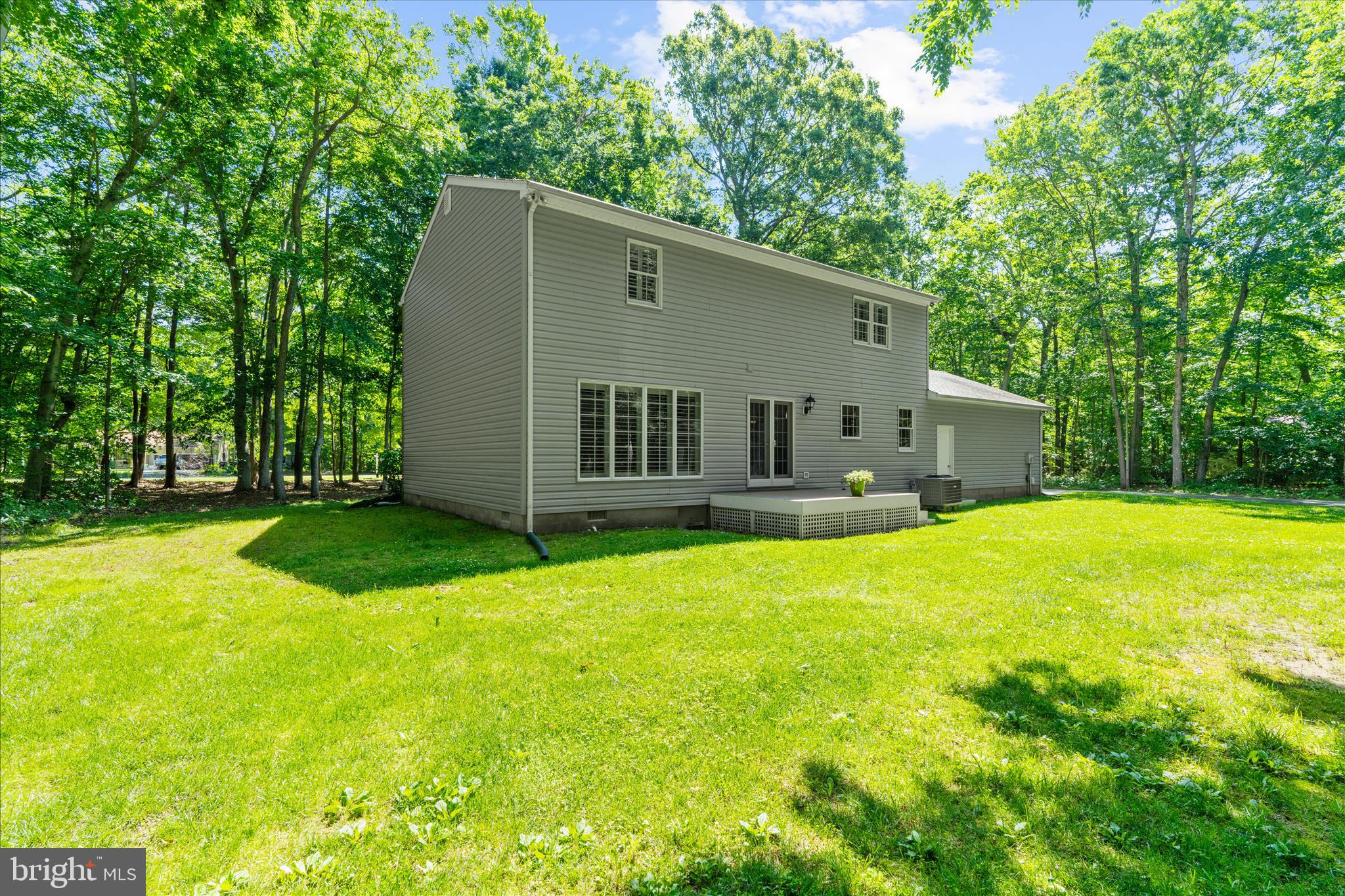 QUEEN ANNE WOODS - Residential