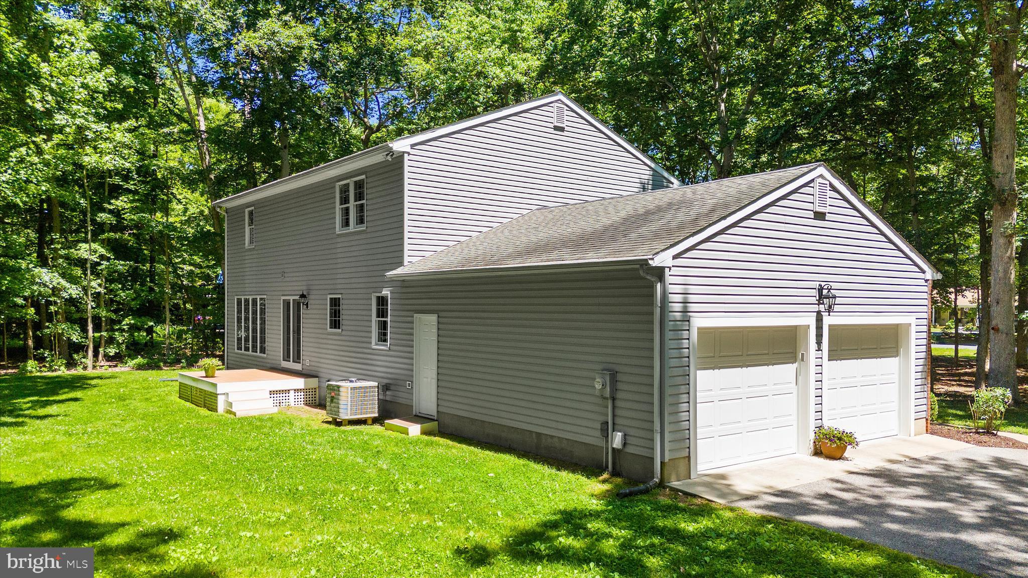 QUEEN ANNE WOODS - Residential
