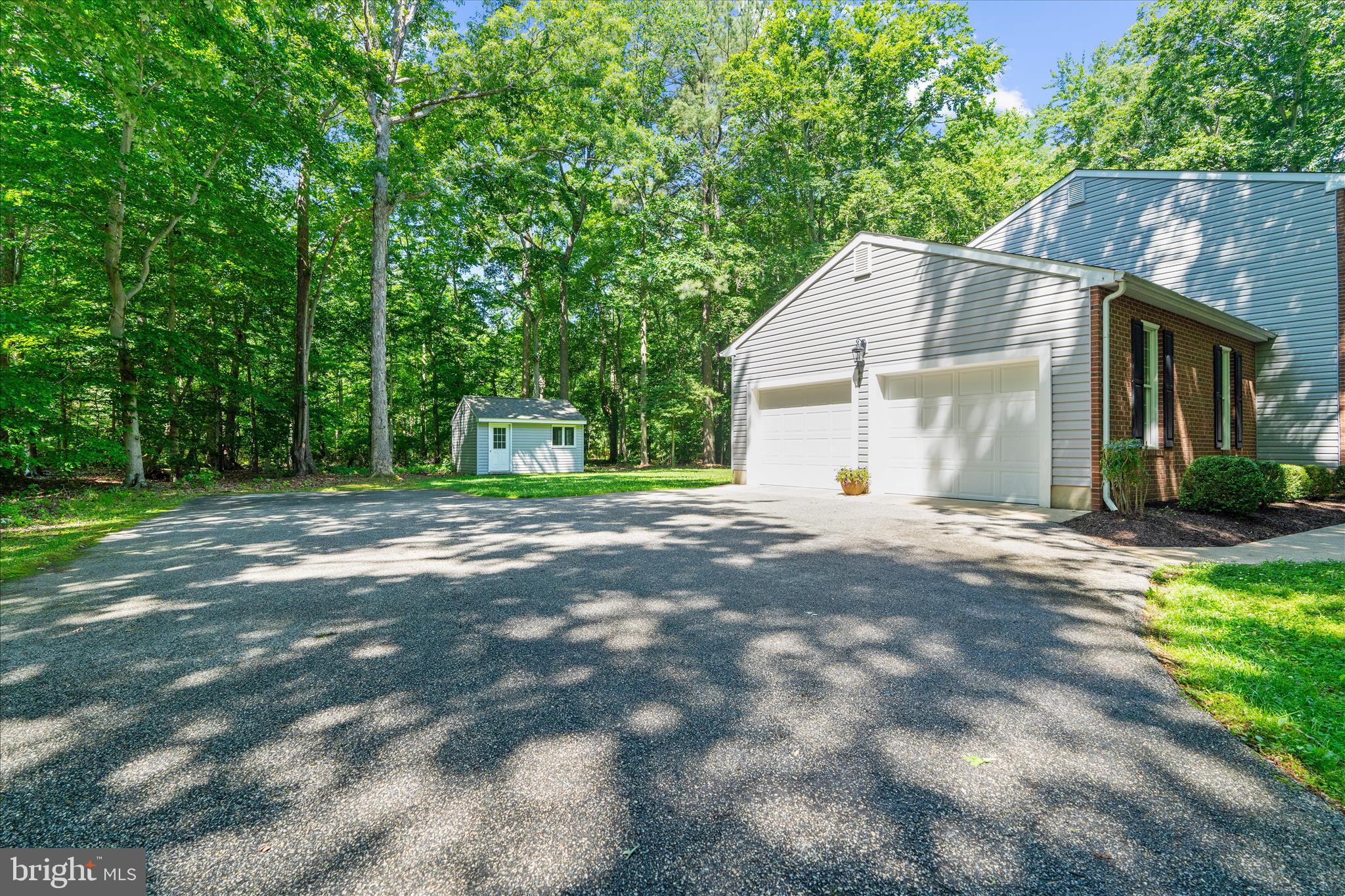 QUEEN ANNE WOODS - Residential