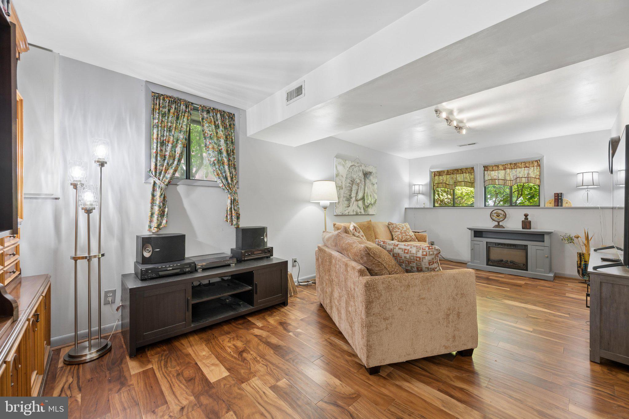 THE MEADOWS - Residential