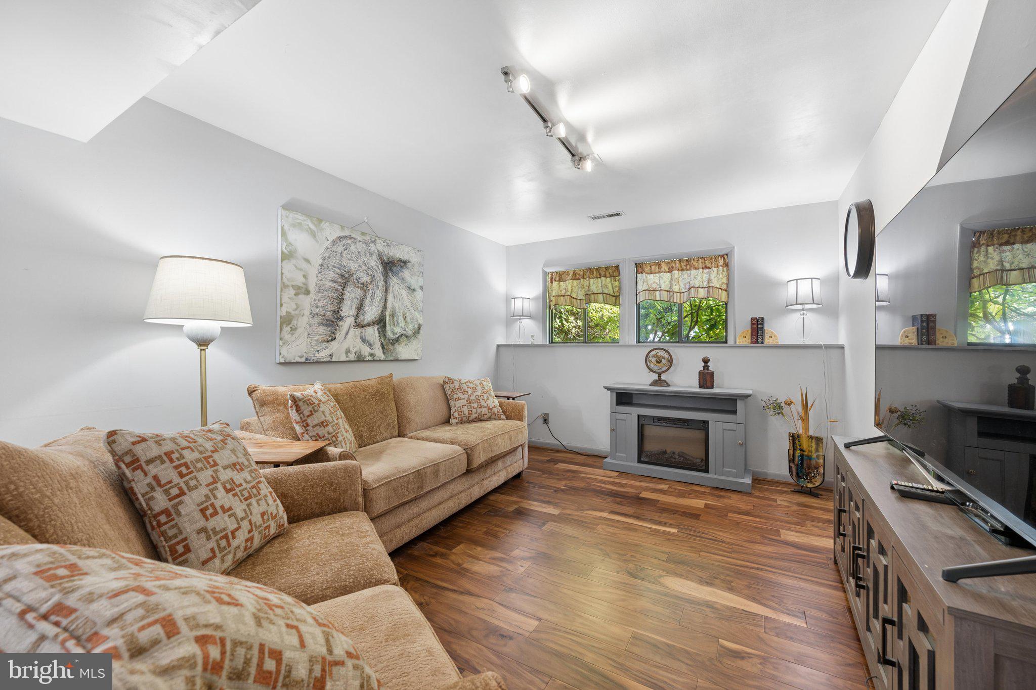 THE MEADOWS - Residential
