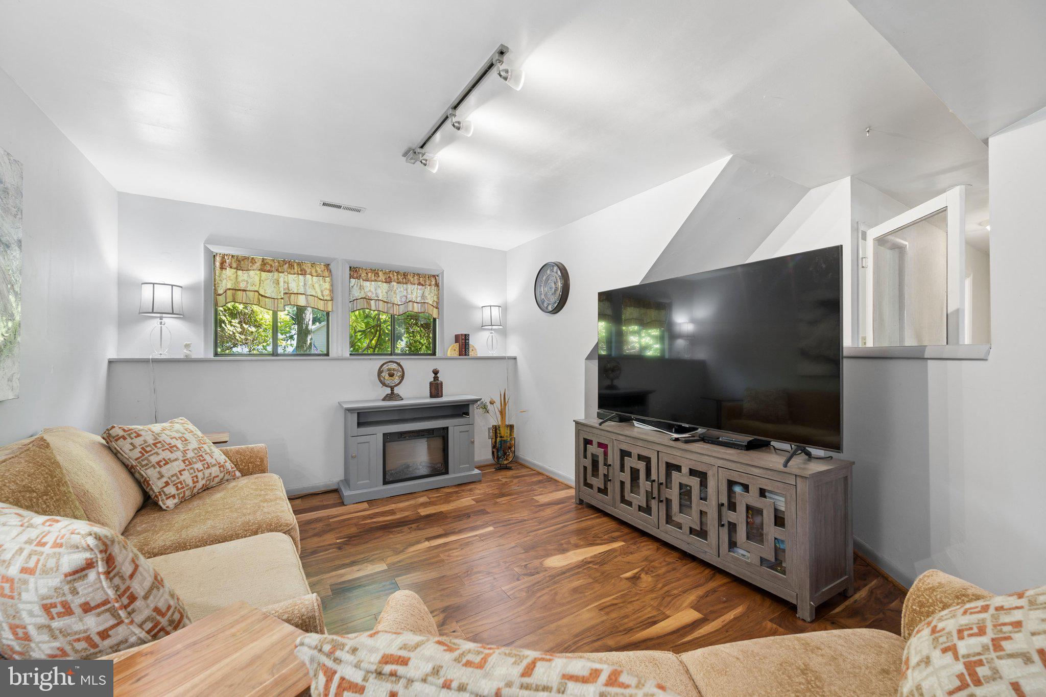 THE MEADOWS - Residential