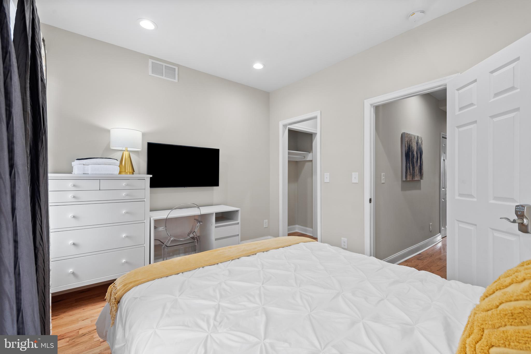 JOHNS HOPKINS - Residential Lease