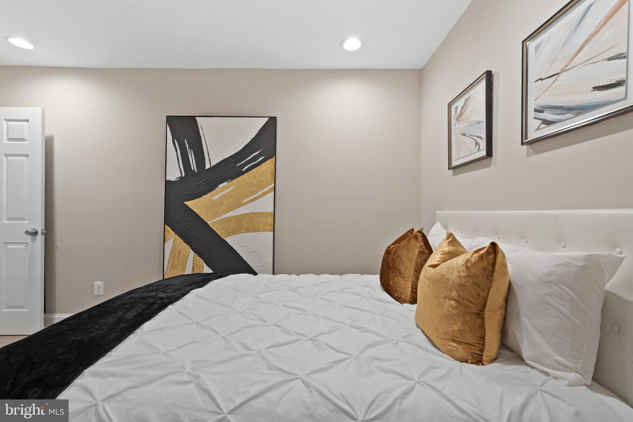 JOHNS HOPKINS - Residential Lease