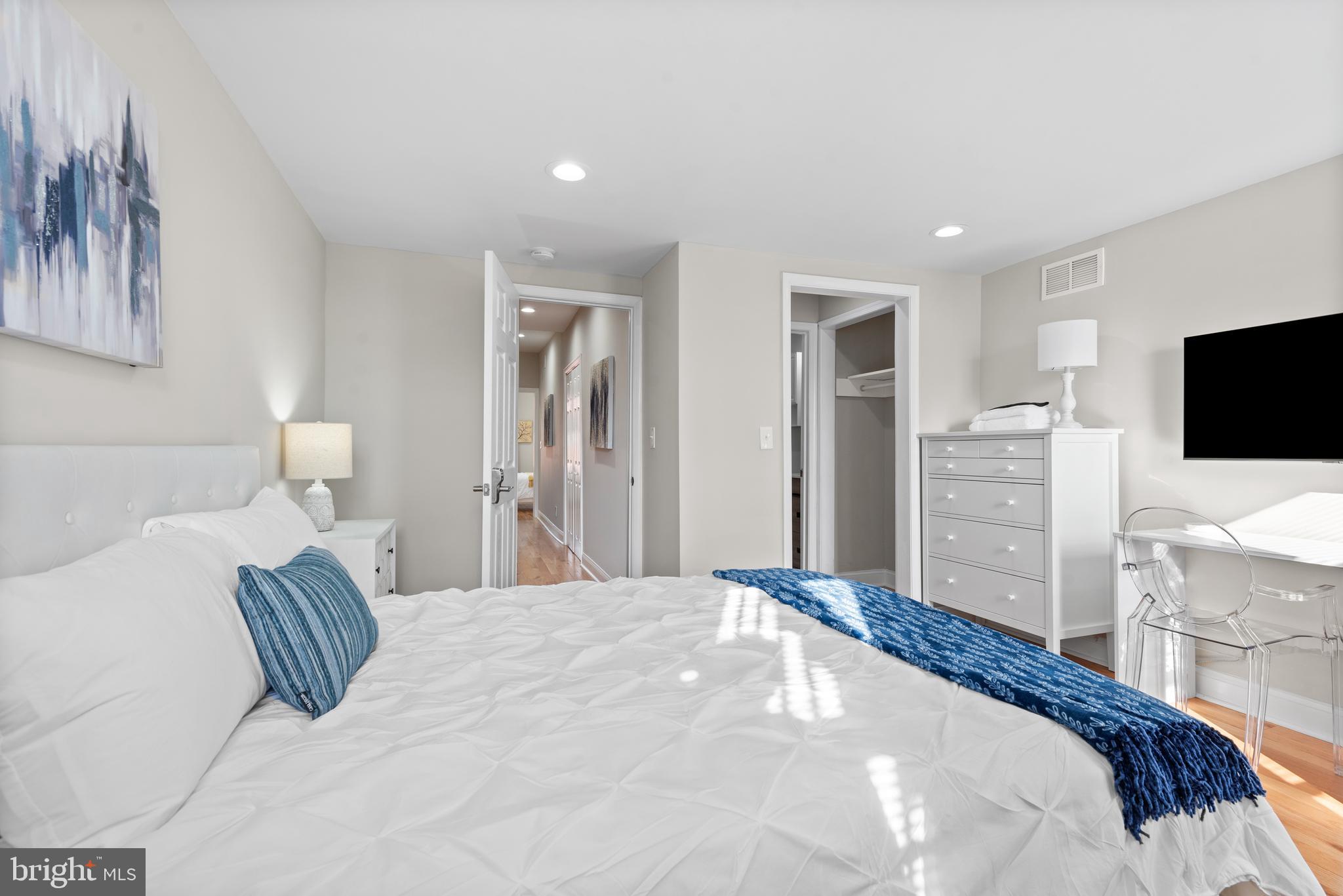 JOHNS HOPKINS - Residential Lease
