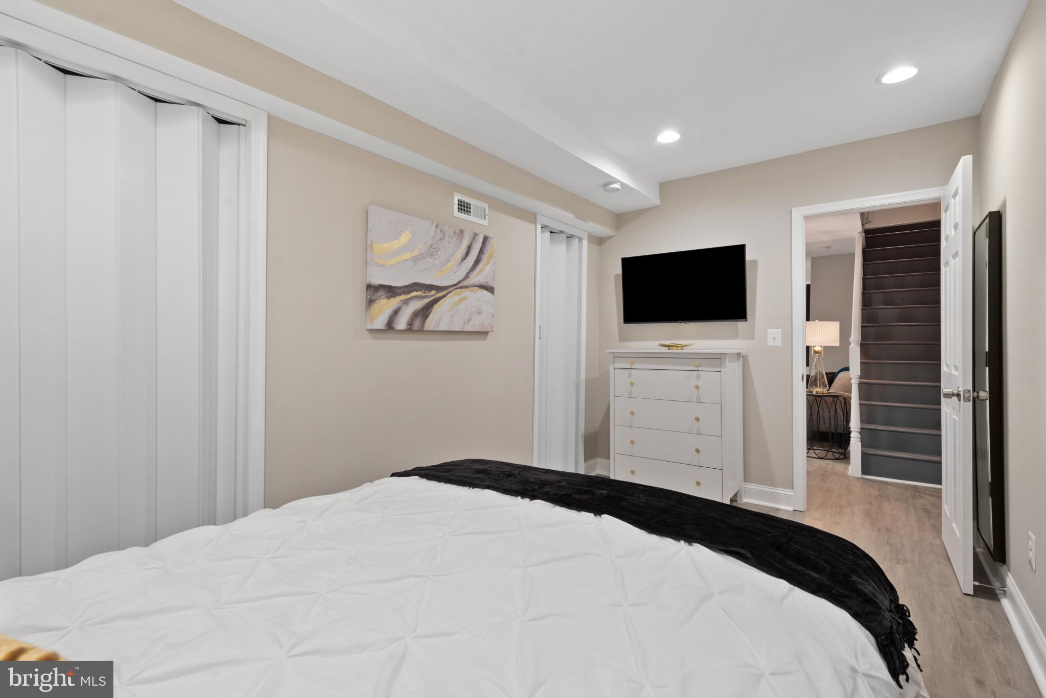 JOHNS HOPKINS - Residential Lease