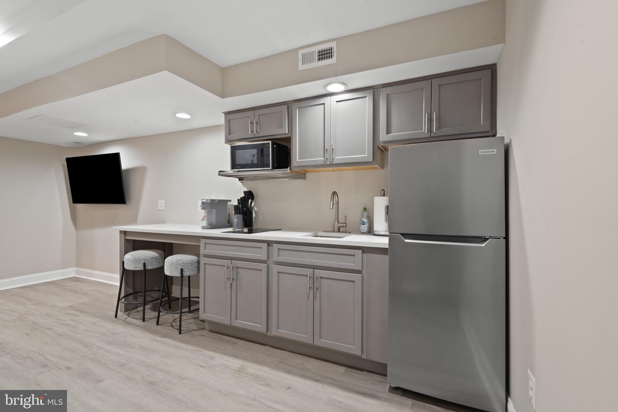 JOHNS HOPKINS - Residential Lease