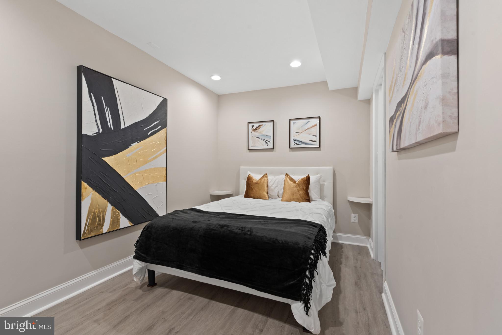 JOHNS HOPKINS - Residential Lease