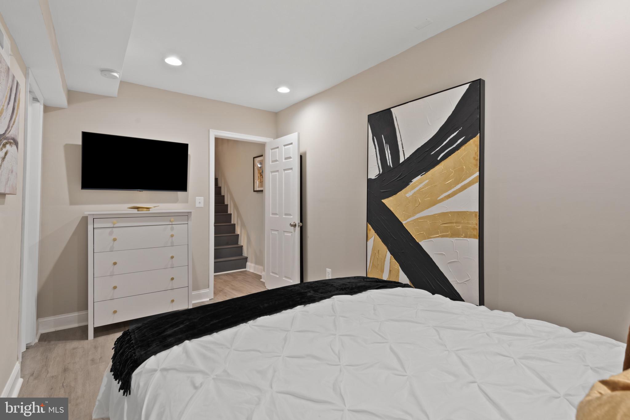 JOHNS HOPKINS - Residential Lease