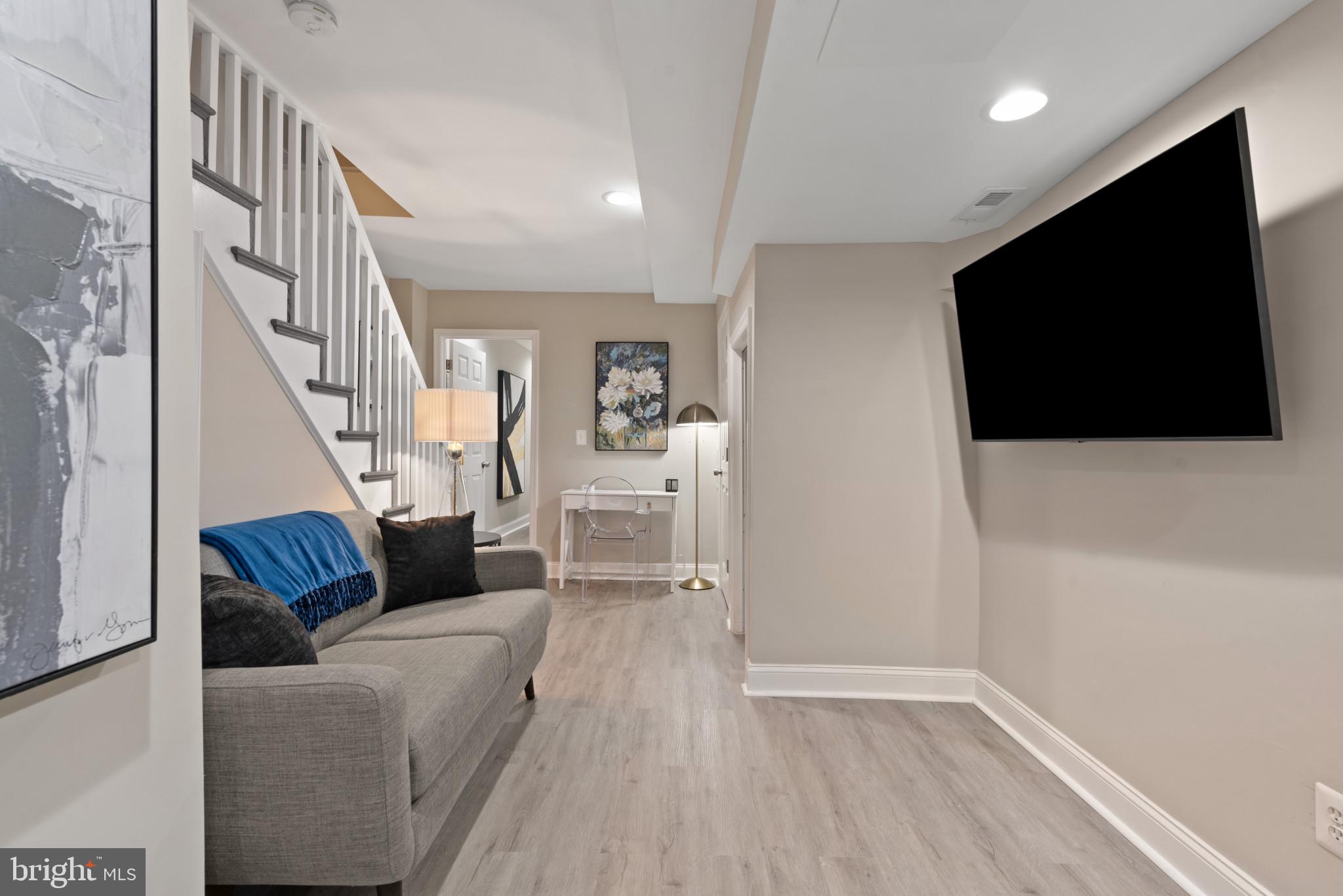 JOHNS HOPKINS - Residential Lease