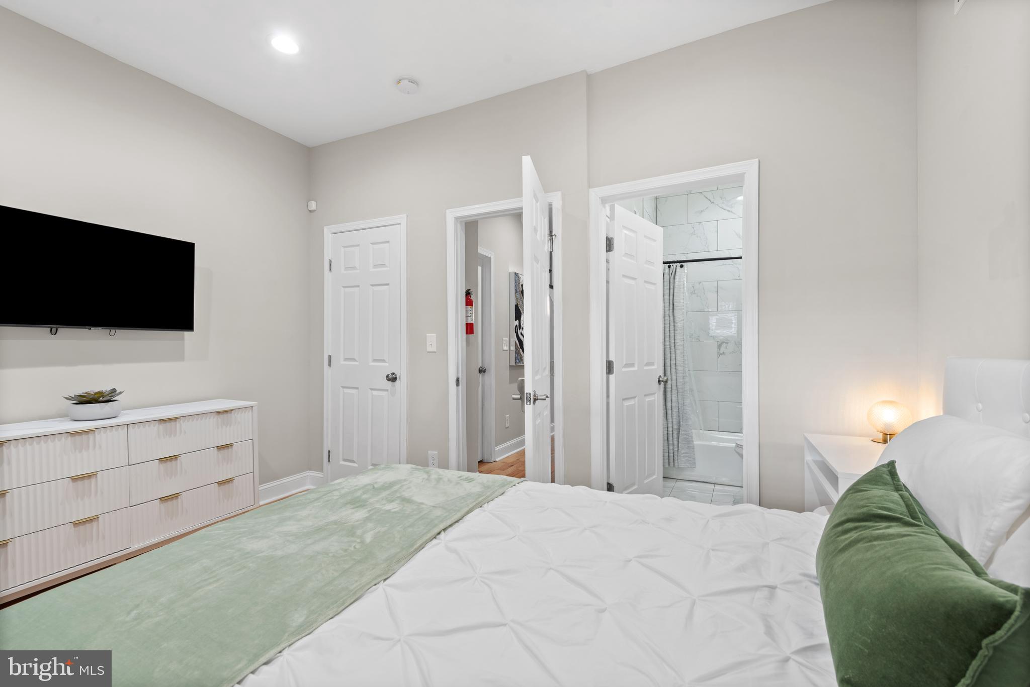 JOHNS HOPKINS - Residential Lease
