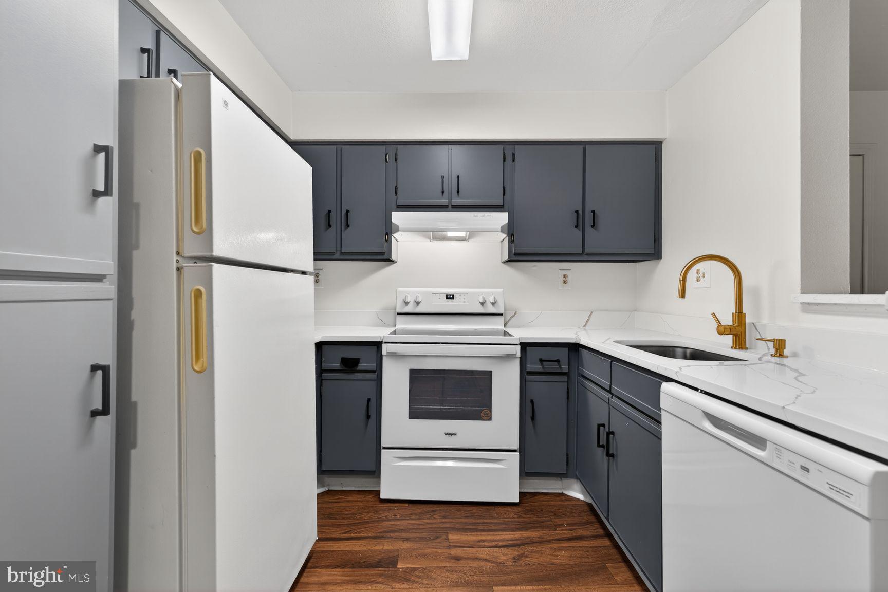Discover this charming 2-bedroom, 1-bathroom unit in the Breckenridge community. Spanning 817 sq. ft. , this traditional-style apartment offers a comfortable and functional living space. The well-appointed kitchen features a newly finished quartz countertops and freshly painted cabinets.  Enjoy the convenience of in-unit laundry with both a washer and dryer included. The open layout maximizes space and natural light, creating a warm and inviting atmosphere. Step outside to enjoy the community pool, perfect for relaxation and socializing during warmer months. Assigned parking is included with a dedicated space for your convenience. Located in a garden-style building, this unit offers a peaceful retreat while still being close to local amenities.