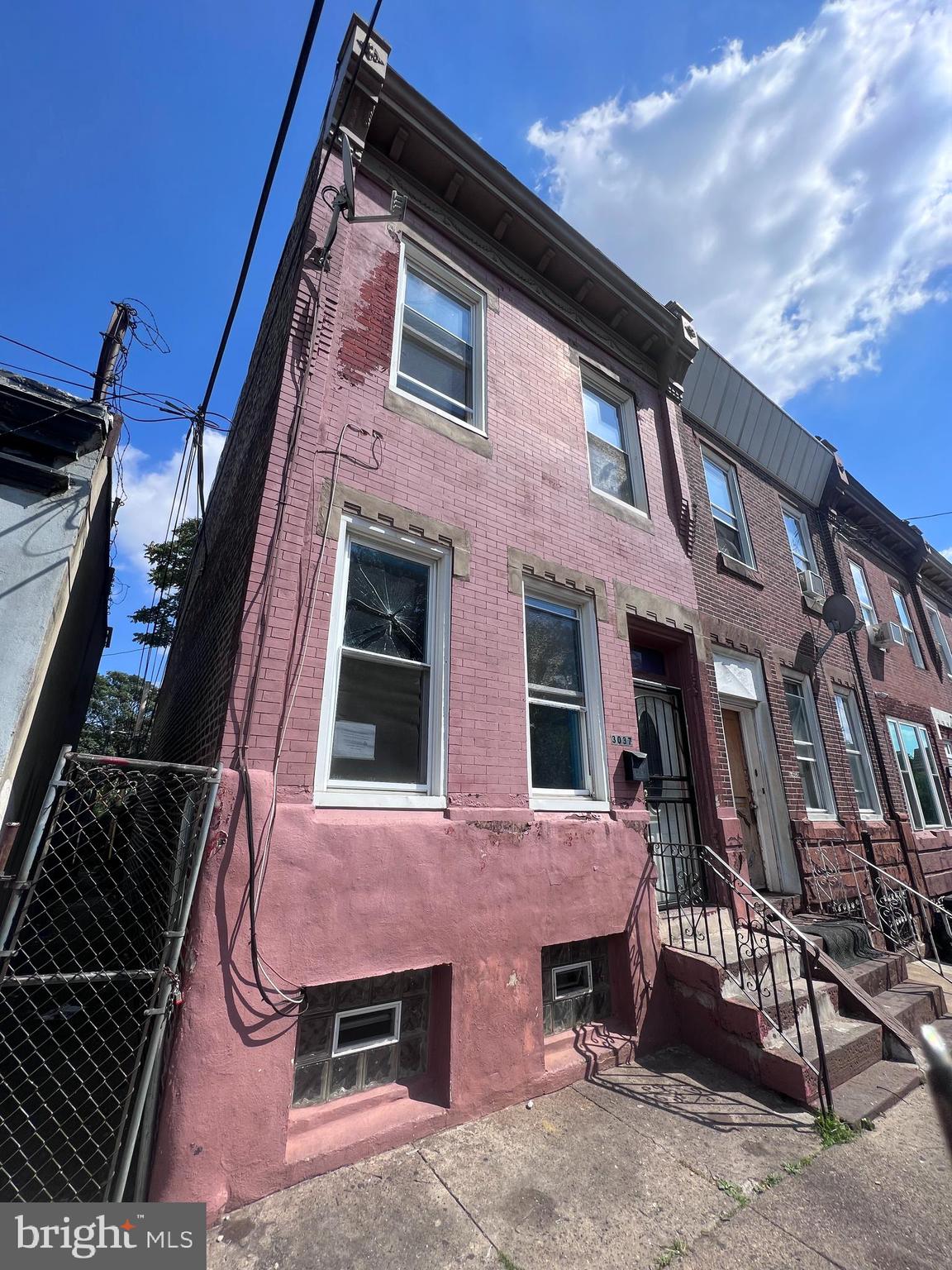 Great Opportunity for a 3 Bed 1.5 Bath row home. This is a bank owned property and is being sold in as-is condition. Seller may not respond to offers until the property has been on the market for 12 days. Buyer is responsible to order and pay for U & O Cert. Sale is subject to recording of the sheriff's deed.