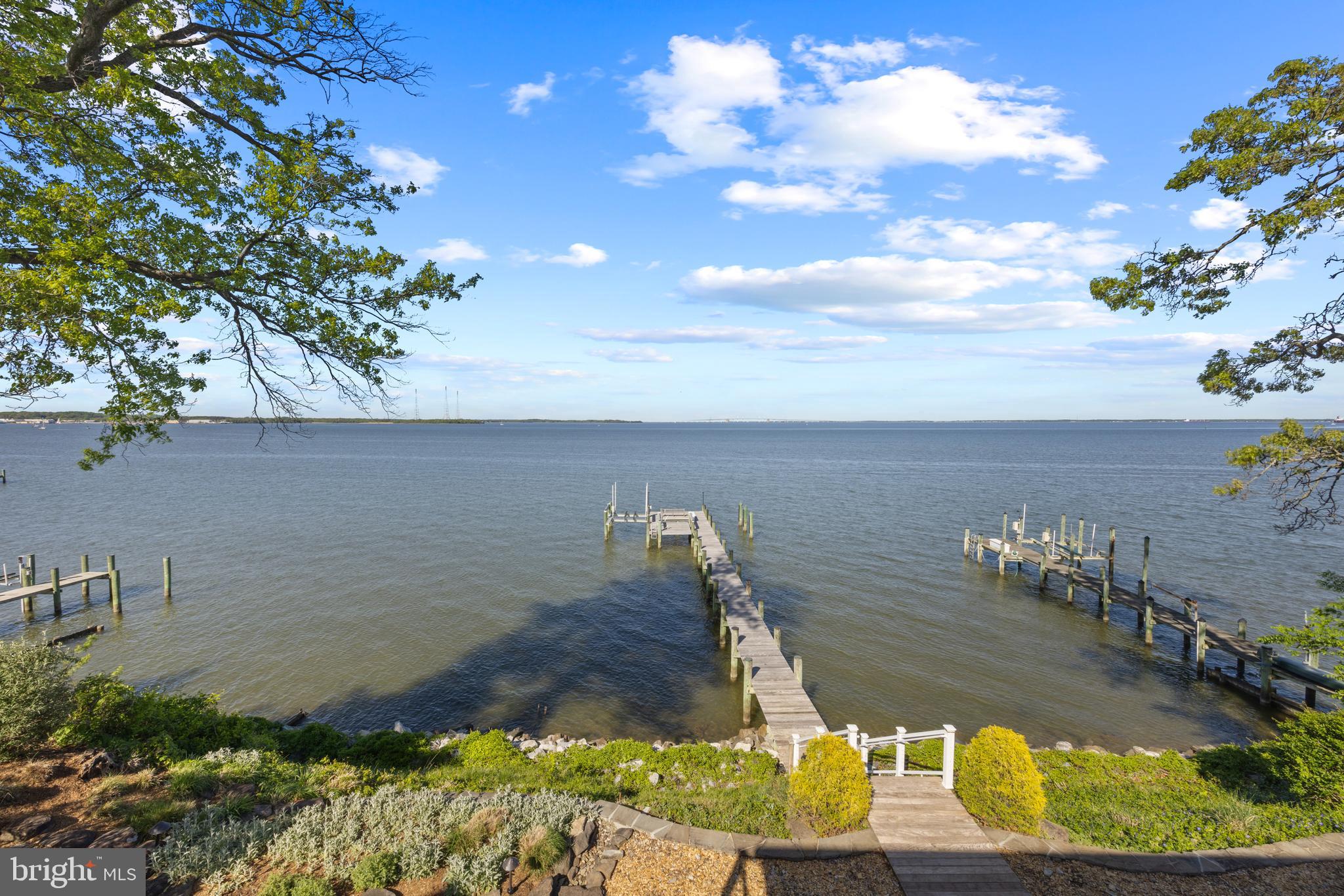 ANNAPOLIS ROADS - Residential