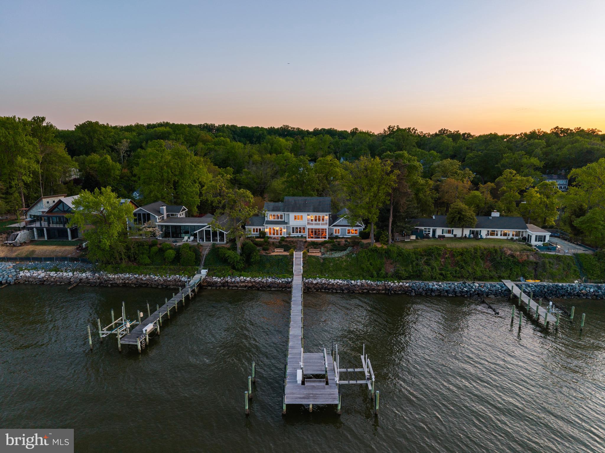 ANNAPOLIS ROADS - Residential