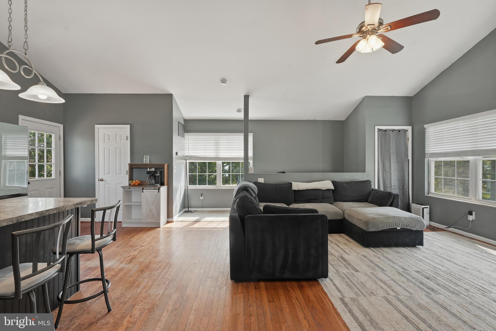 COLUMBIA BEACH - Residential