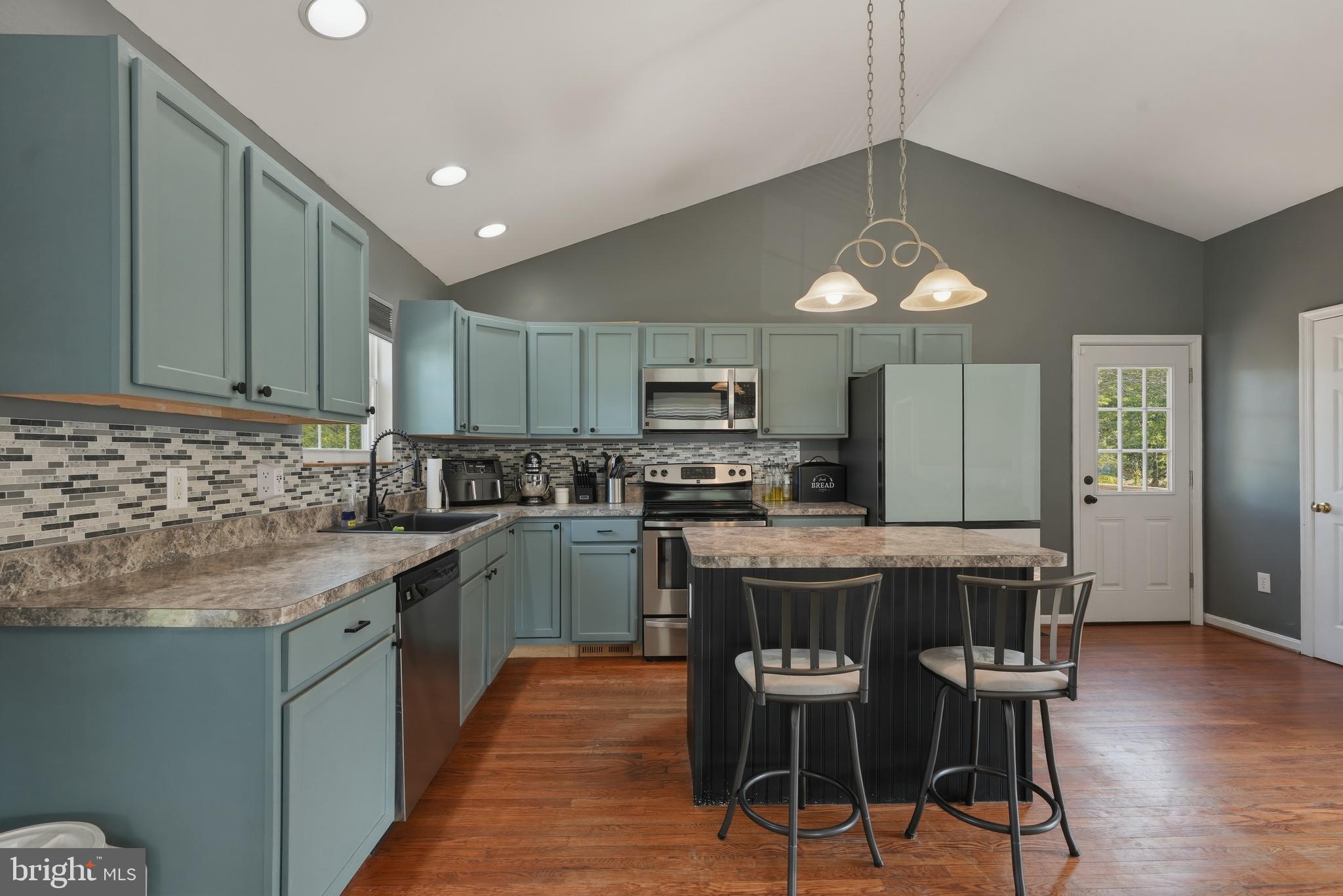COLUMBIA BEACH - Residential