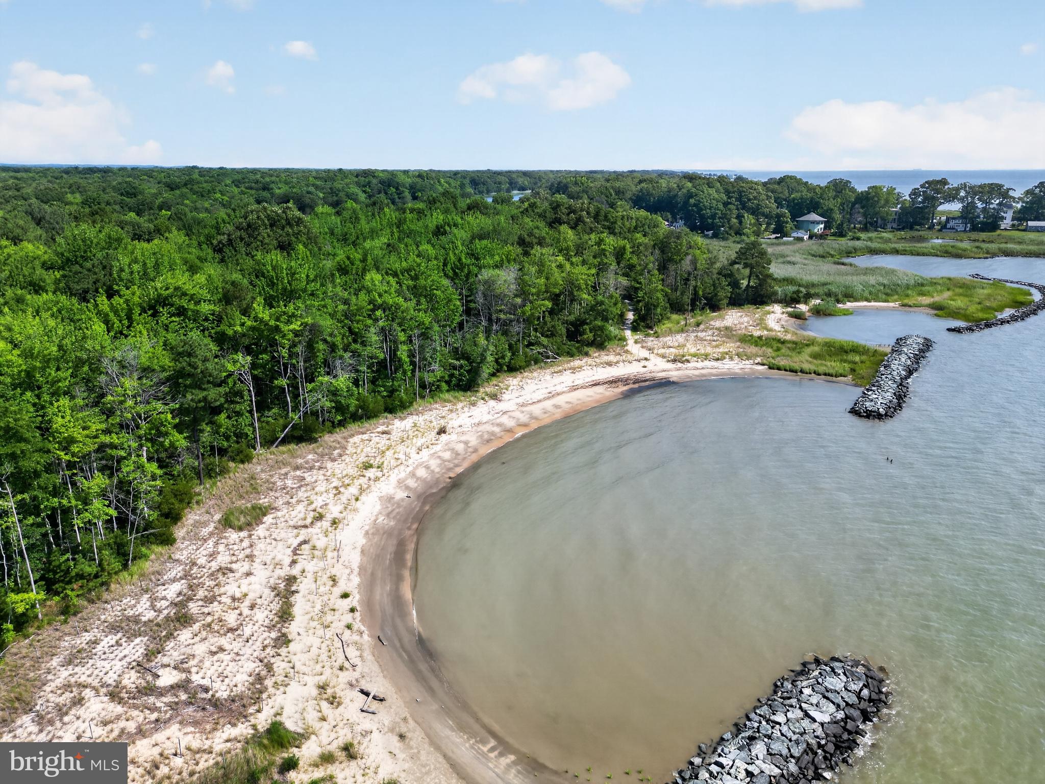COLUMBIA BEACH - Residential