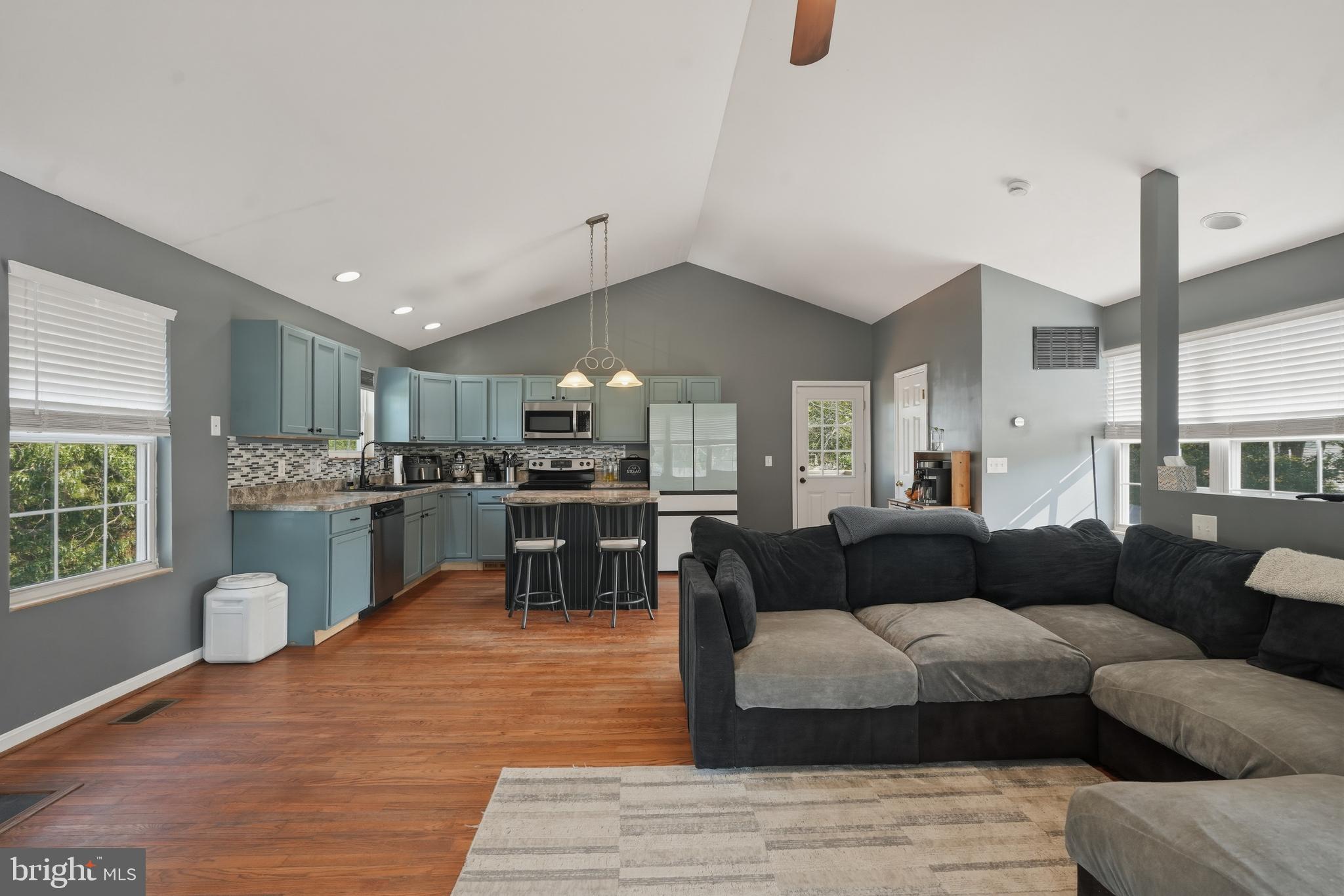 COLUMBIA BEACH - Residential