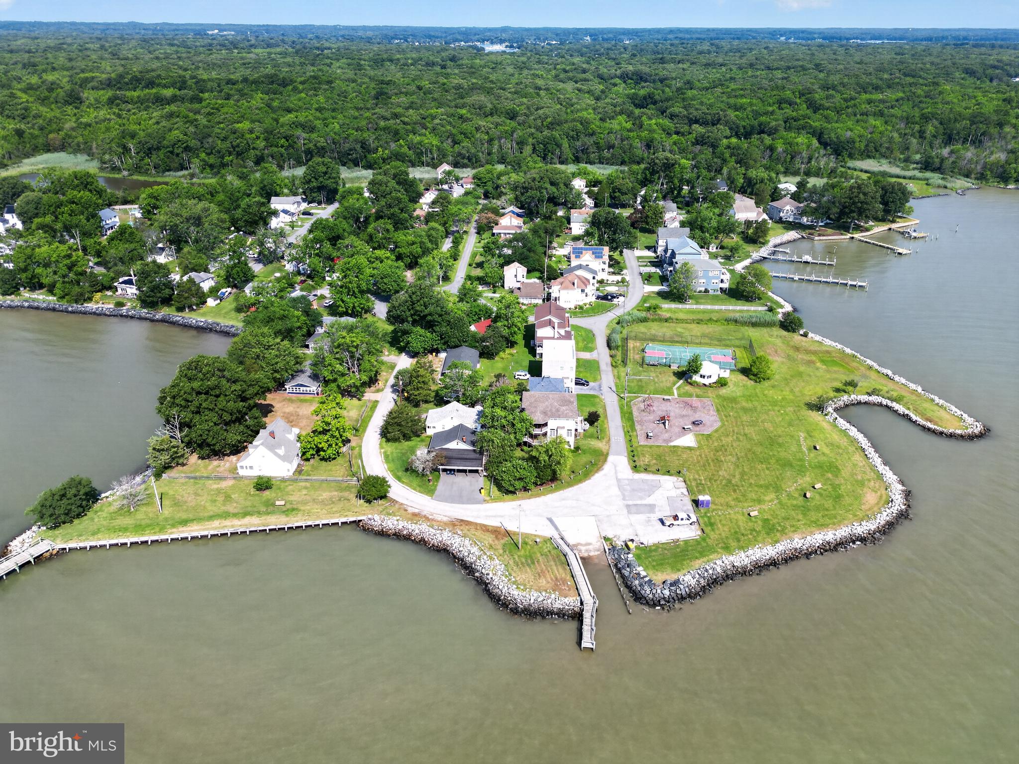 COLUMBIA BEACH - Residential
