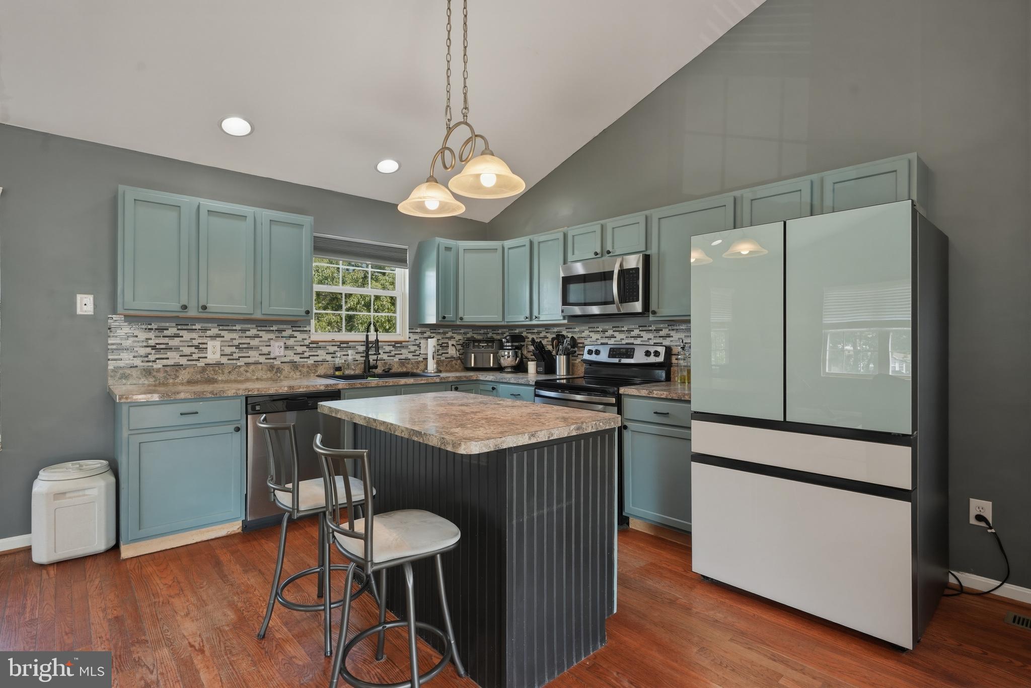 COLUMBIA BEACH - Residential