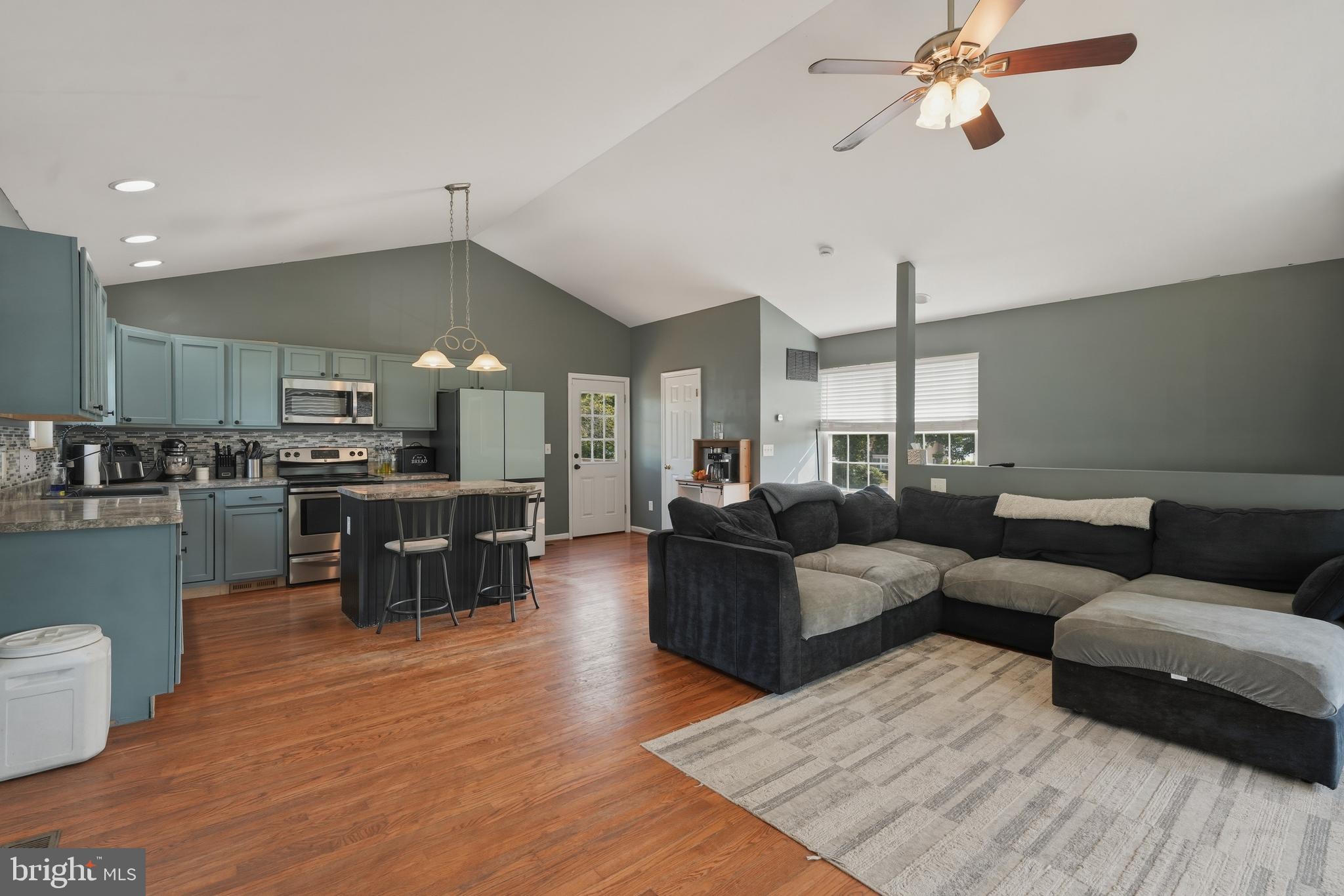 COLUMBIA BEACH - Residential