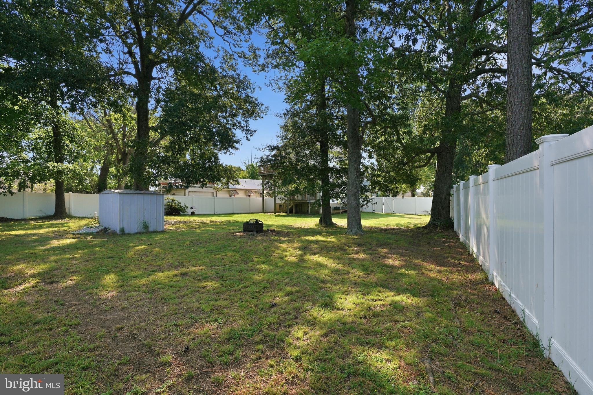 COLUMBIA BEACH - Residential