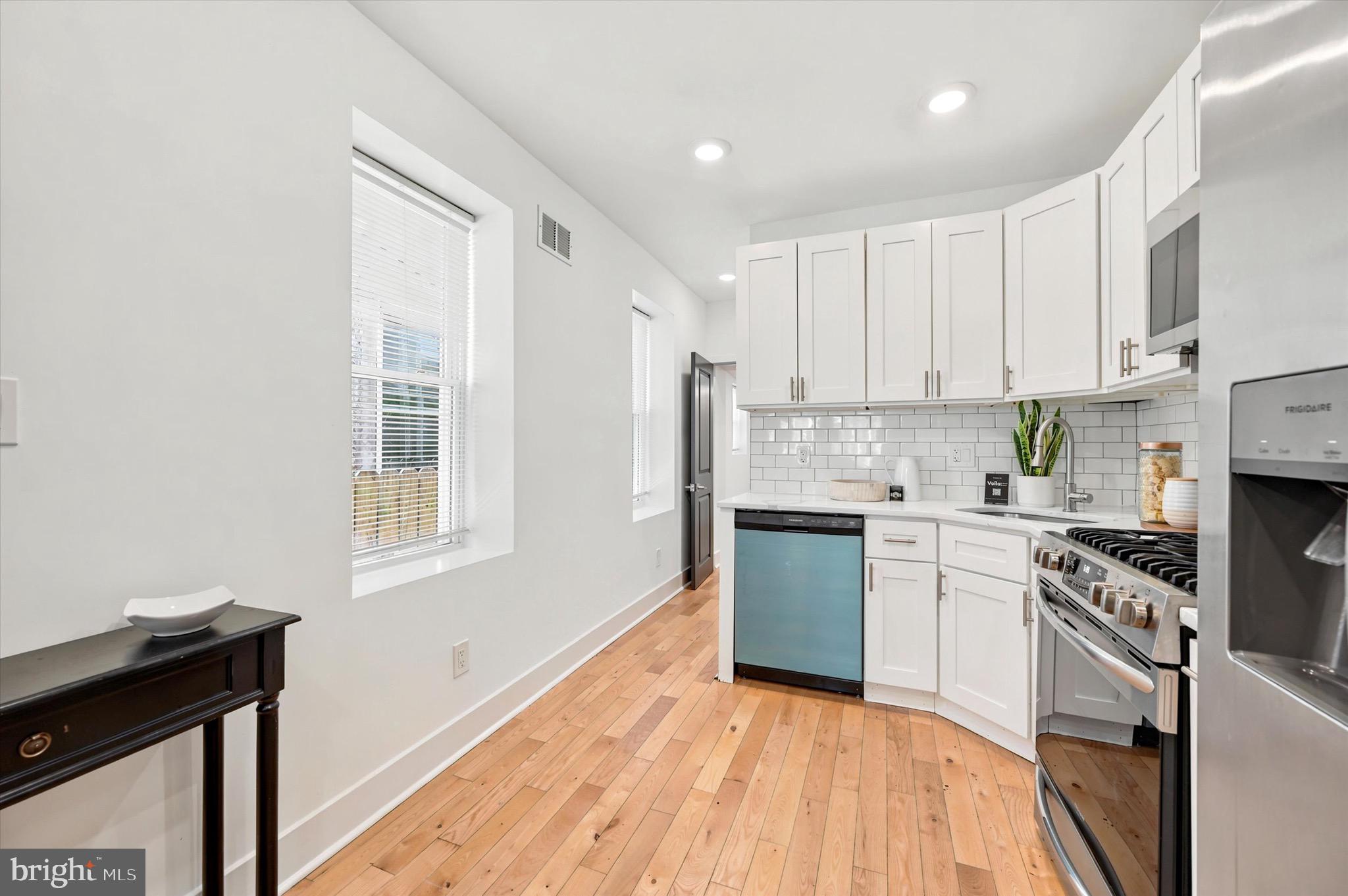 PORT RICHMOND - Residential