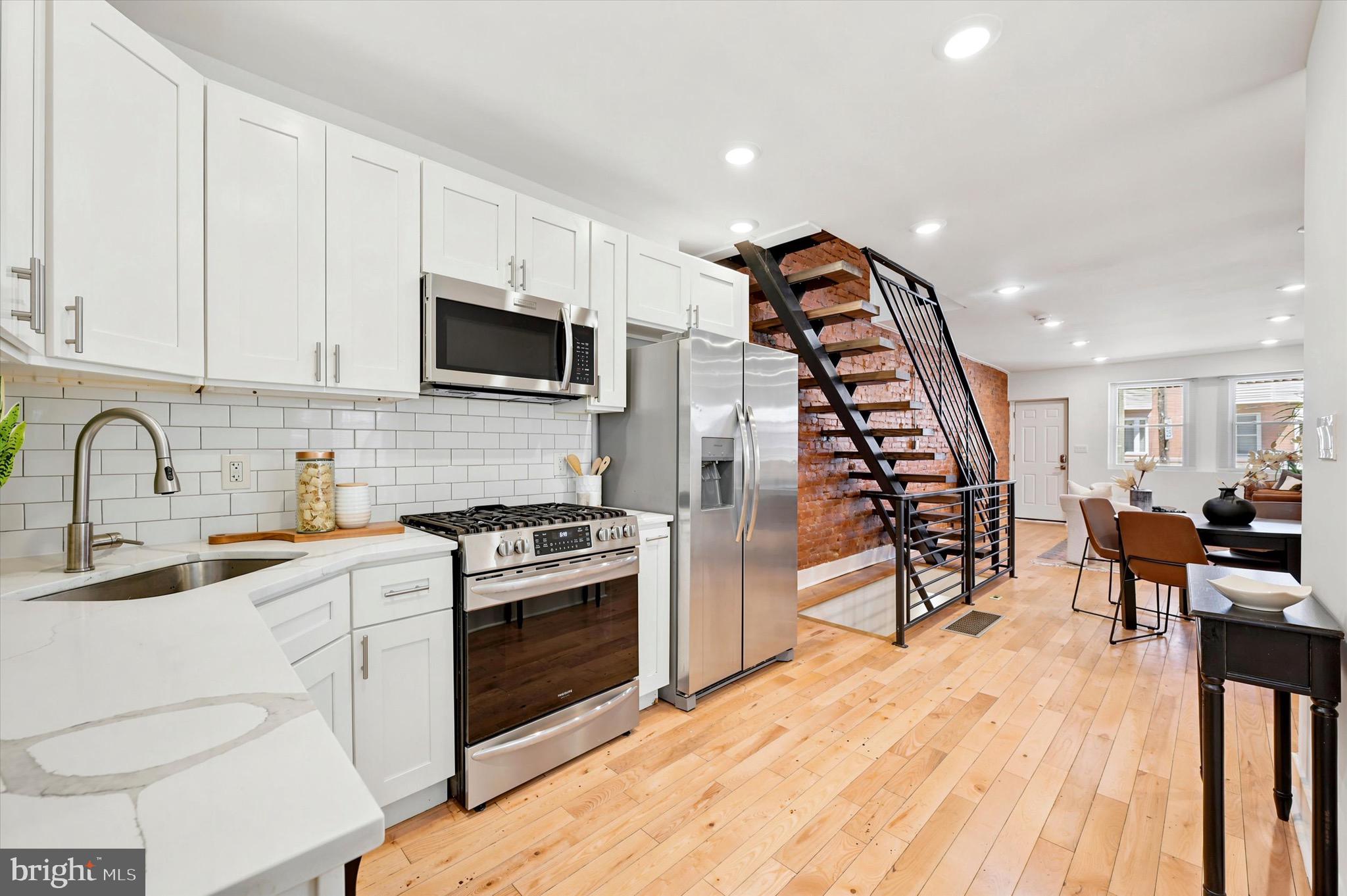PORT RICHMOND - Residential