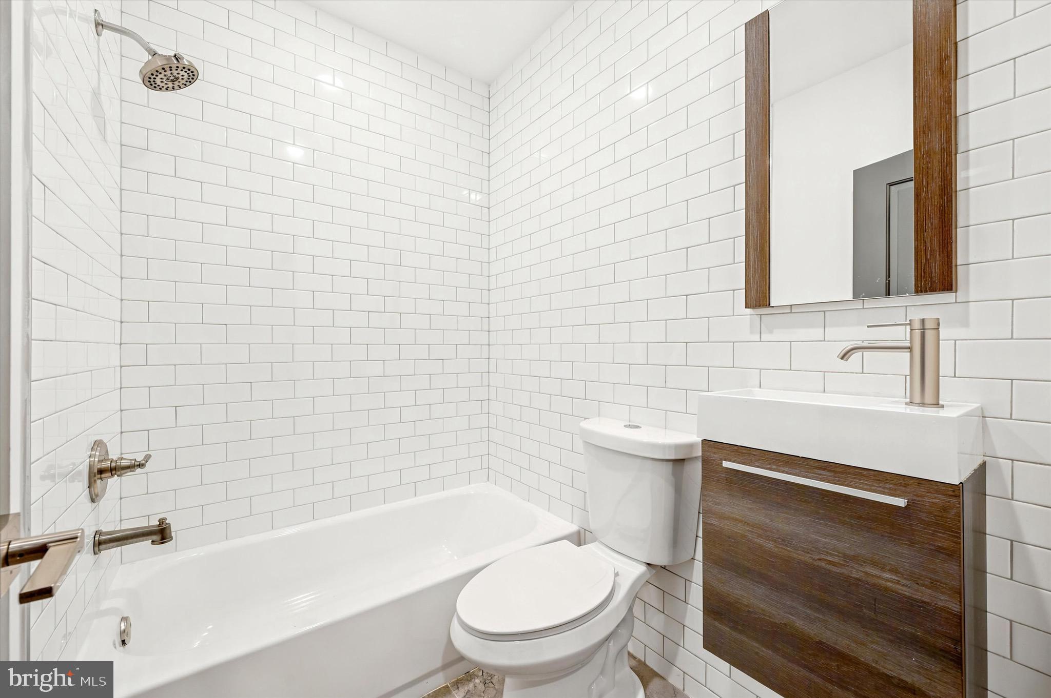 PORT RICHMOND - Residential
