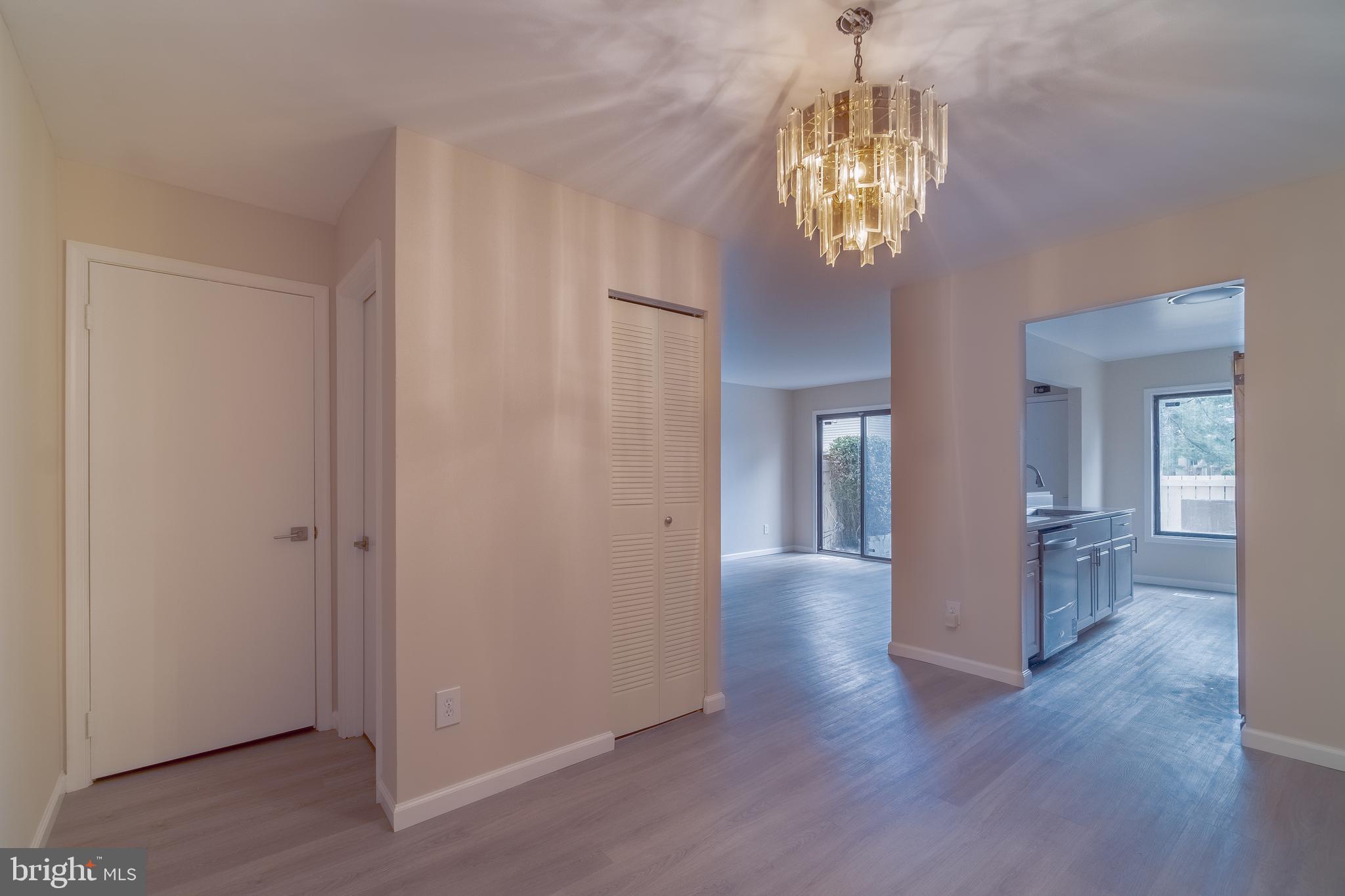 ESSEX PLACE - Residential