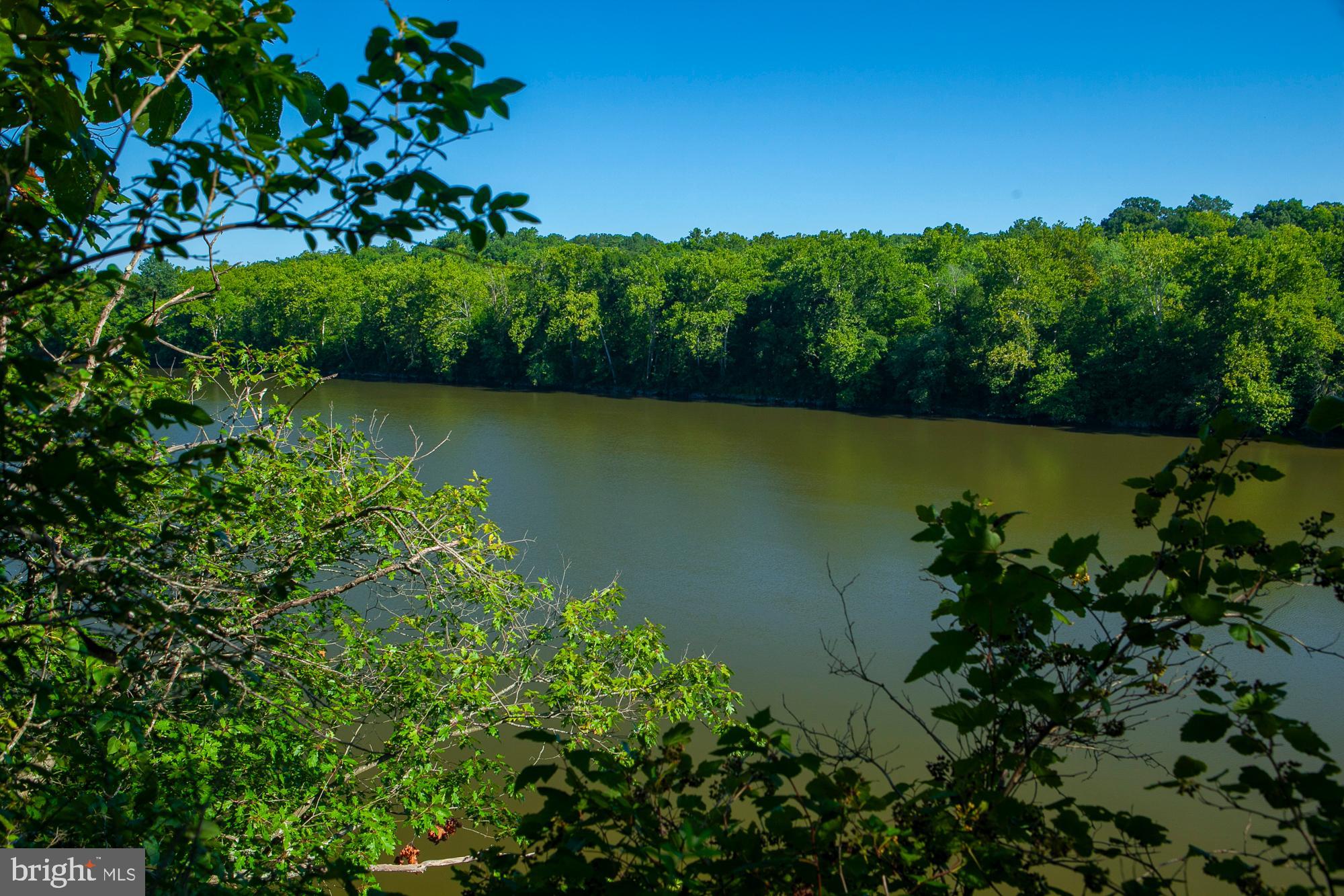 SHEPHERDS COVE - Land