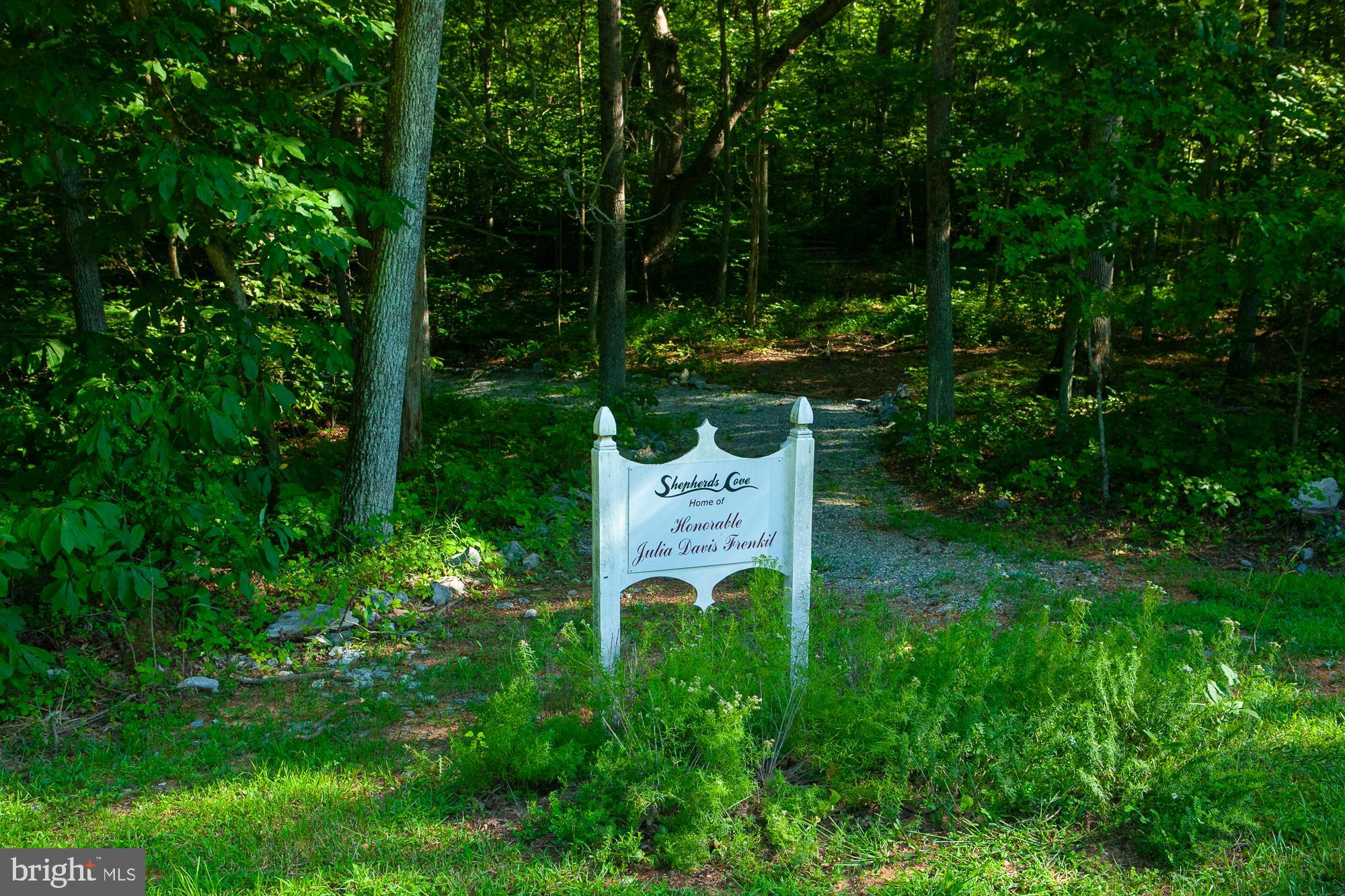 SHEPHERDS COVE - Land