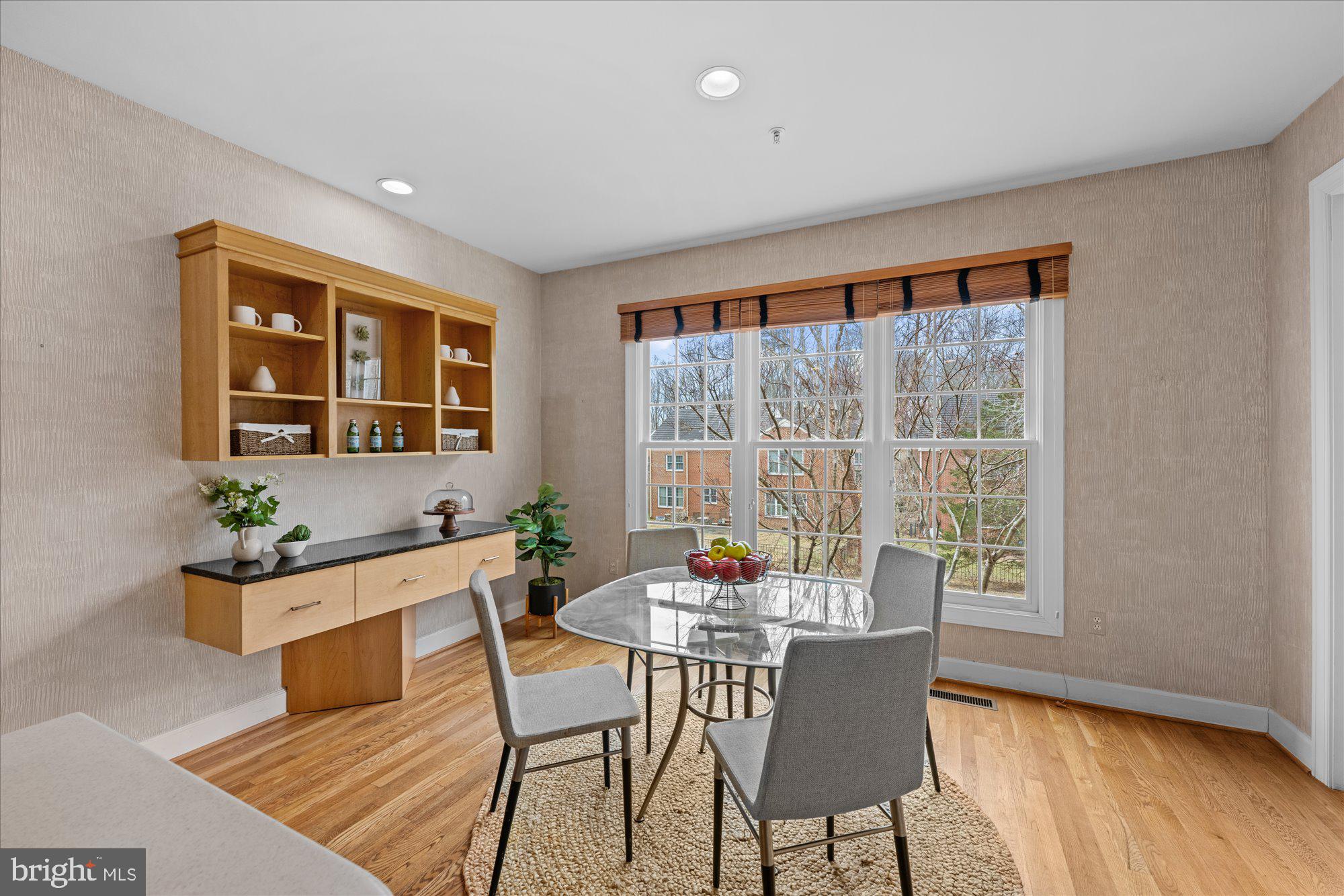 RIVER FALLS - Residential