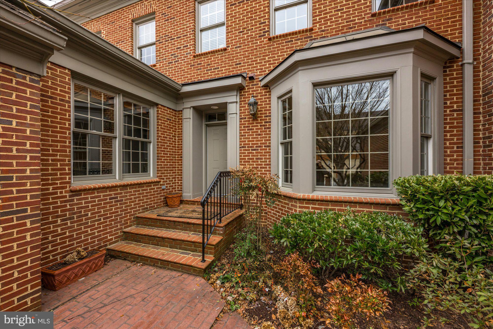 RIVER FALLS - Residential