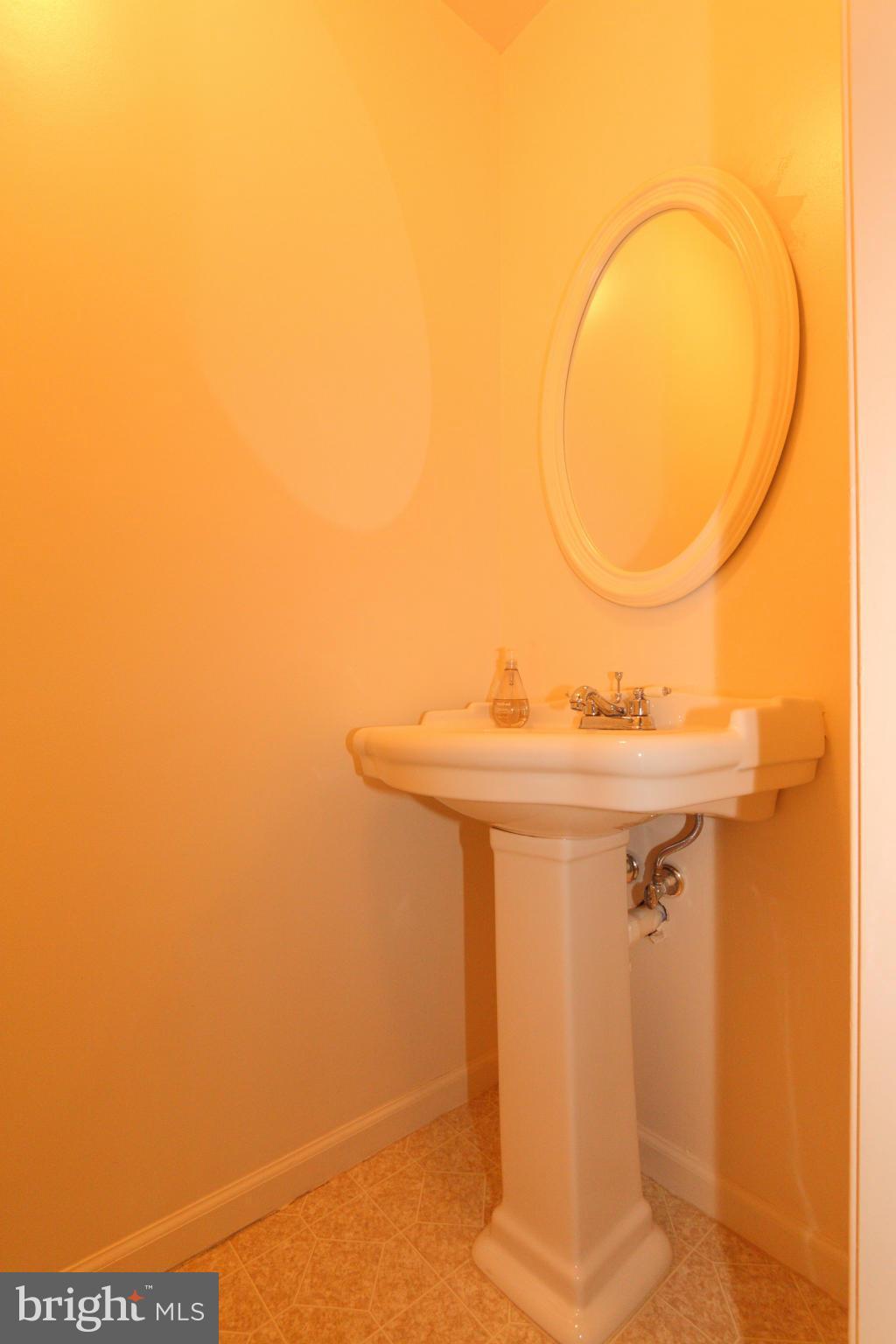 FAIR LAKES COURT - Residential Lease