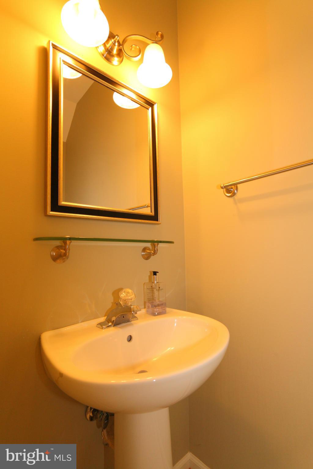 FAIR LAKES COURT - Residential Lease