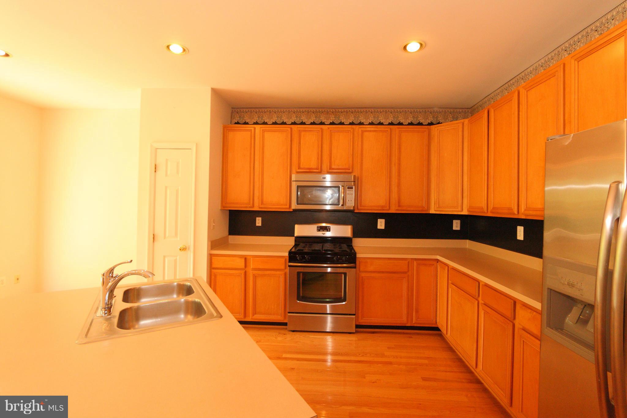 FAIR LAKES COURT - Residential Lease