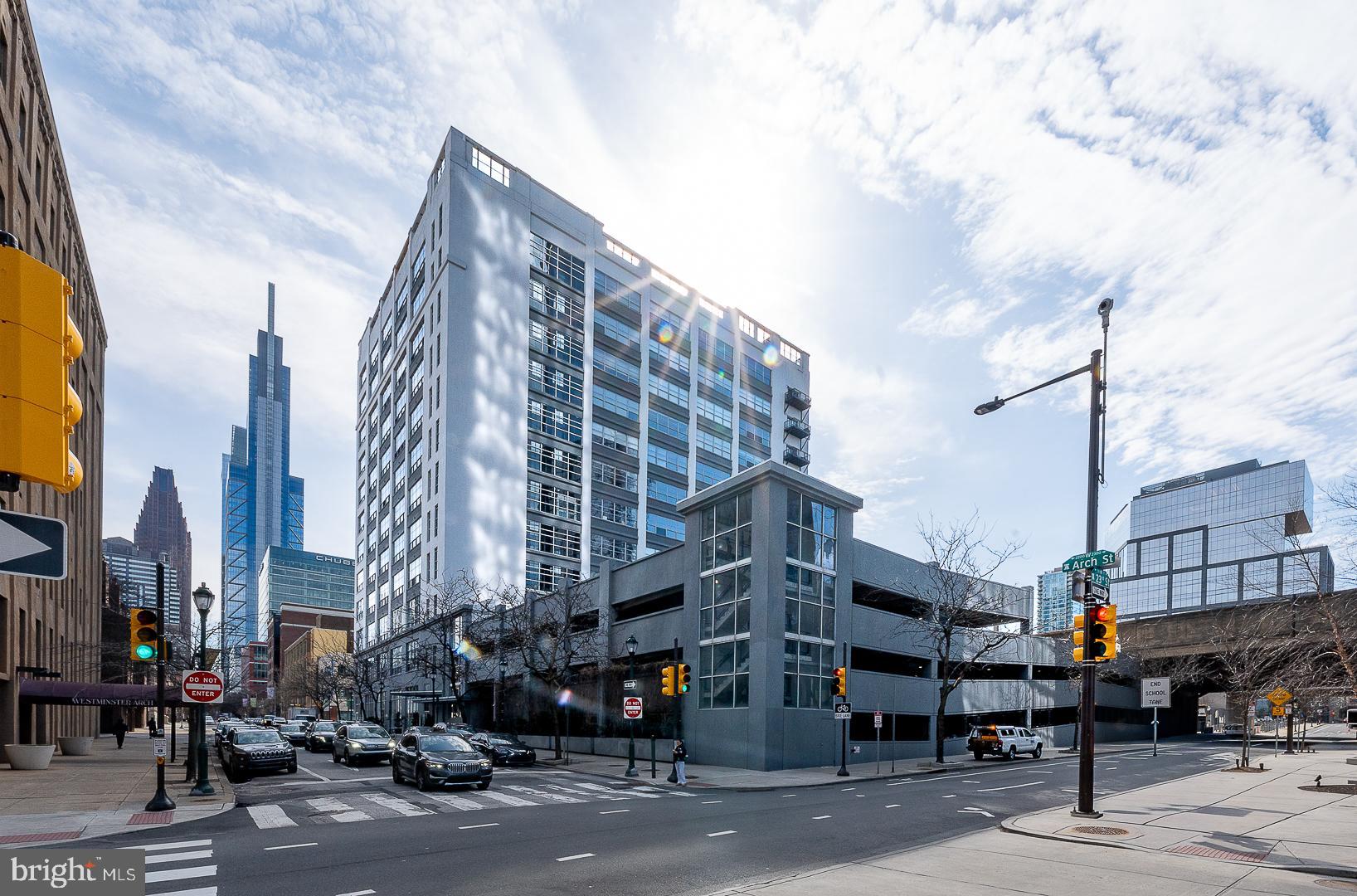 LOGAN SQUARE - Residential