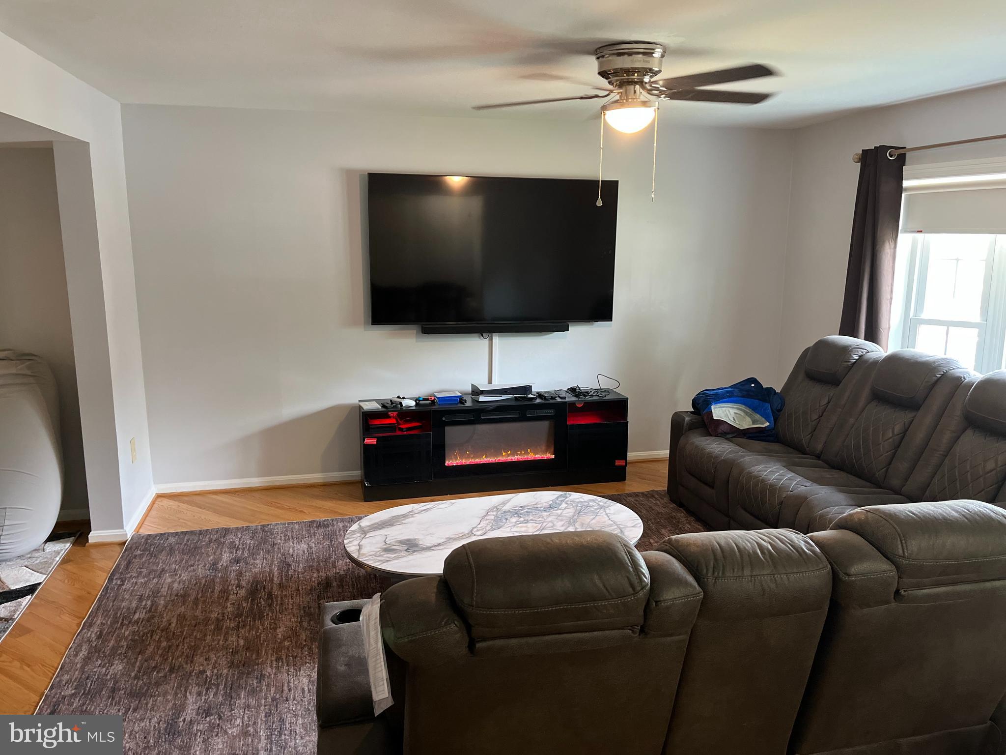 SARATOGA TOWNHOUSES - Residential Lease