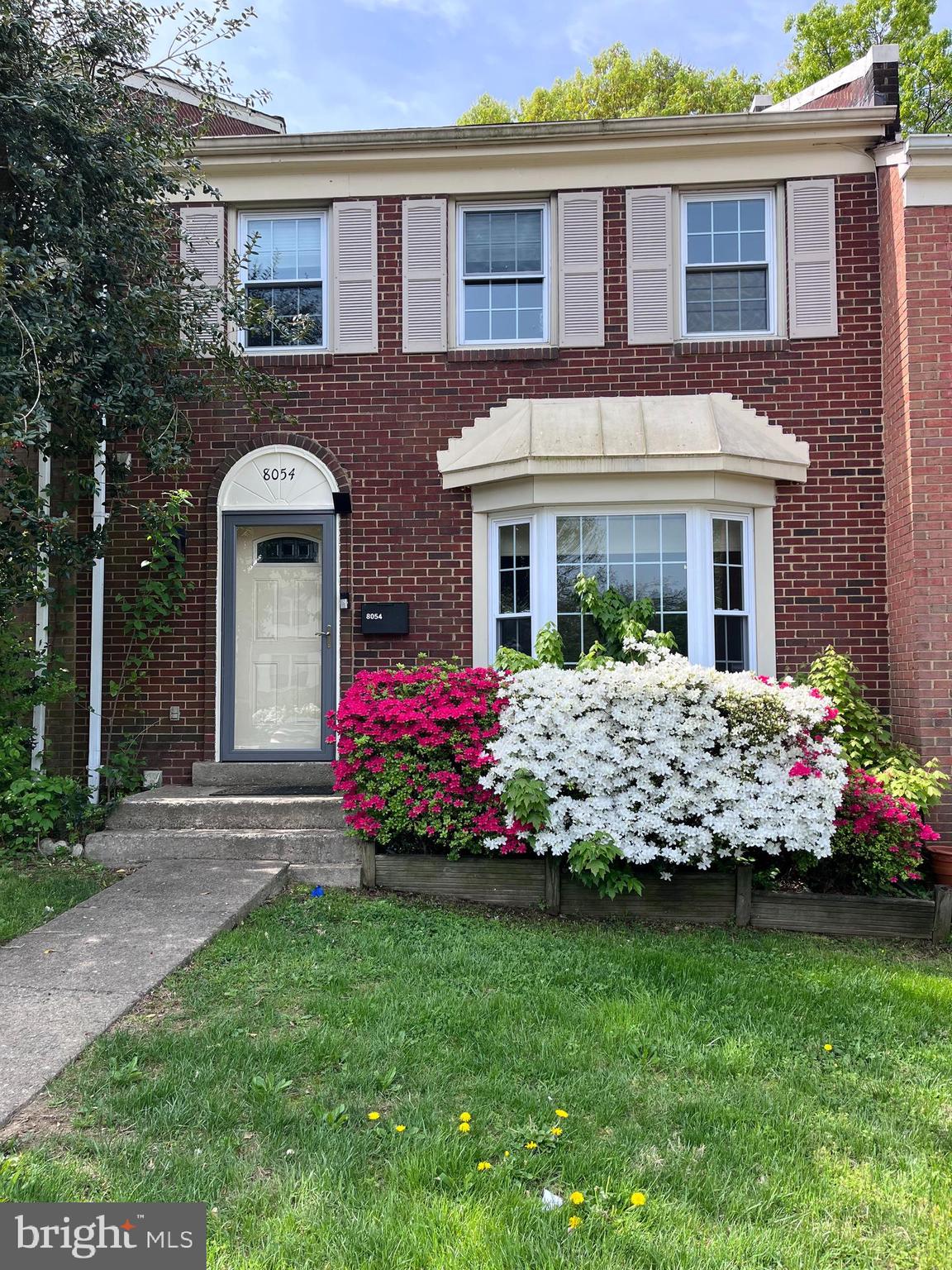 SARATOGA TOWNHOUSES - Residential Lease
